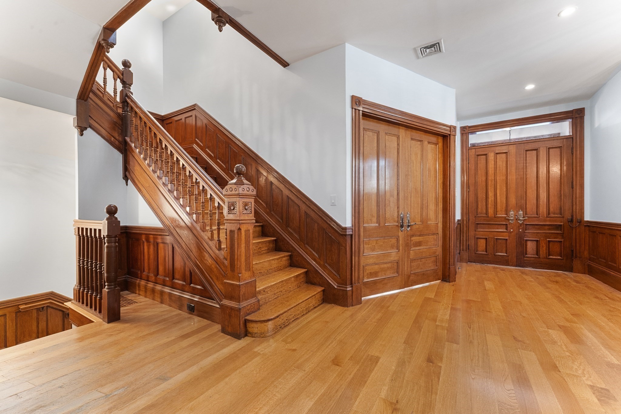 136 Saint Botolph St # 136