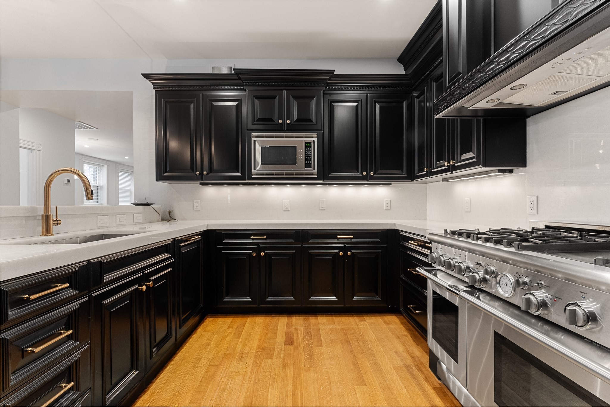 136 Saint Botolph St # 136