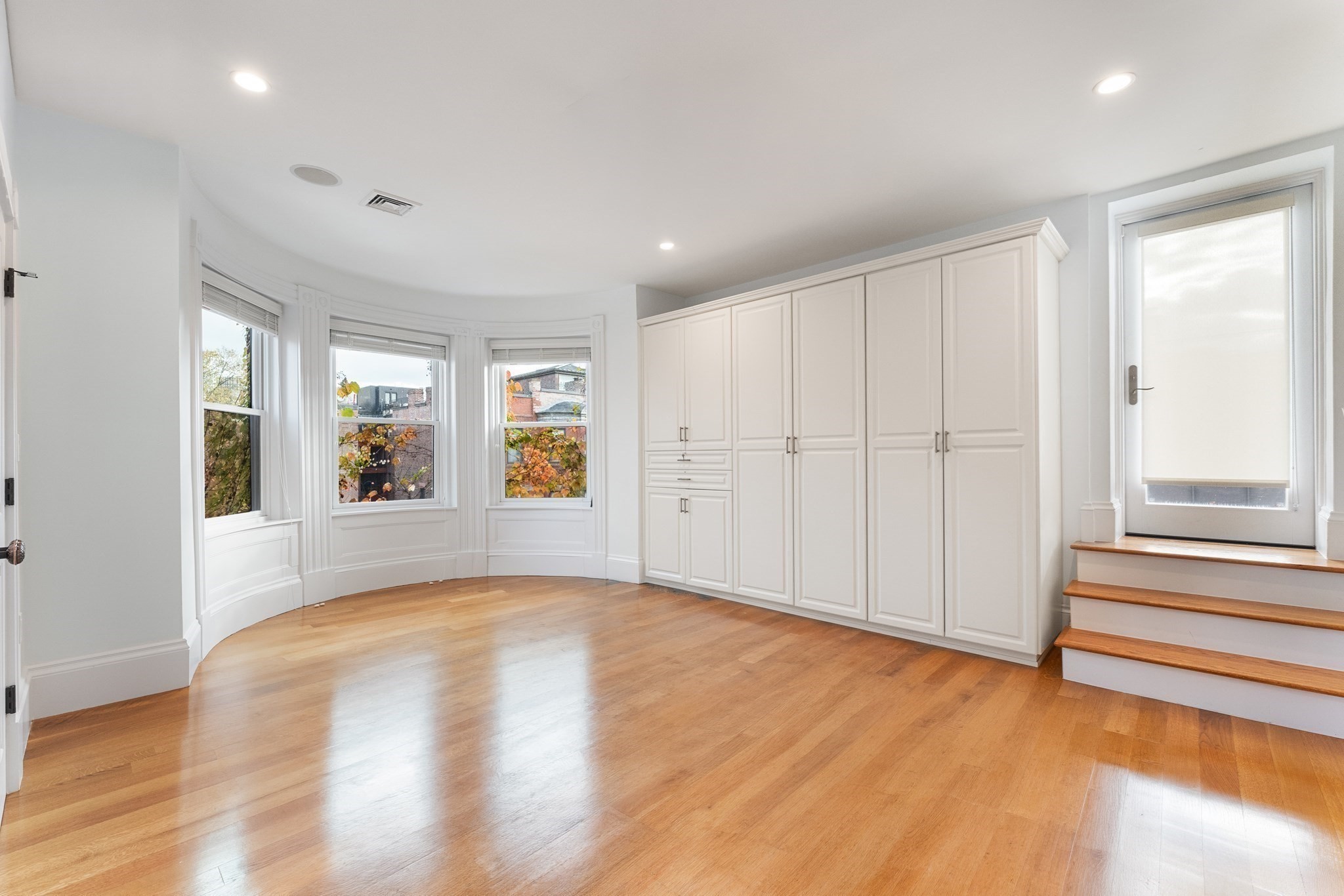 136 Saint Botolph St # 136