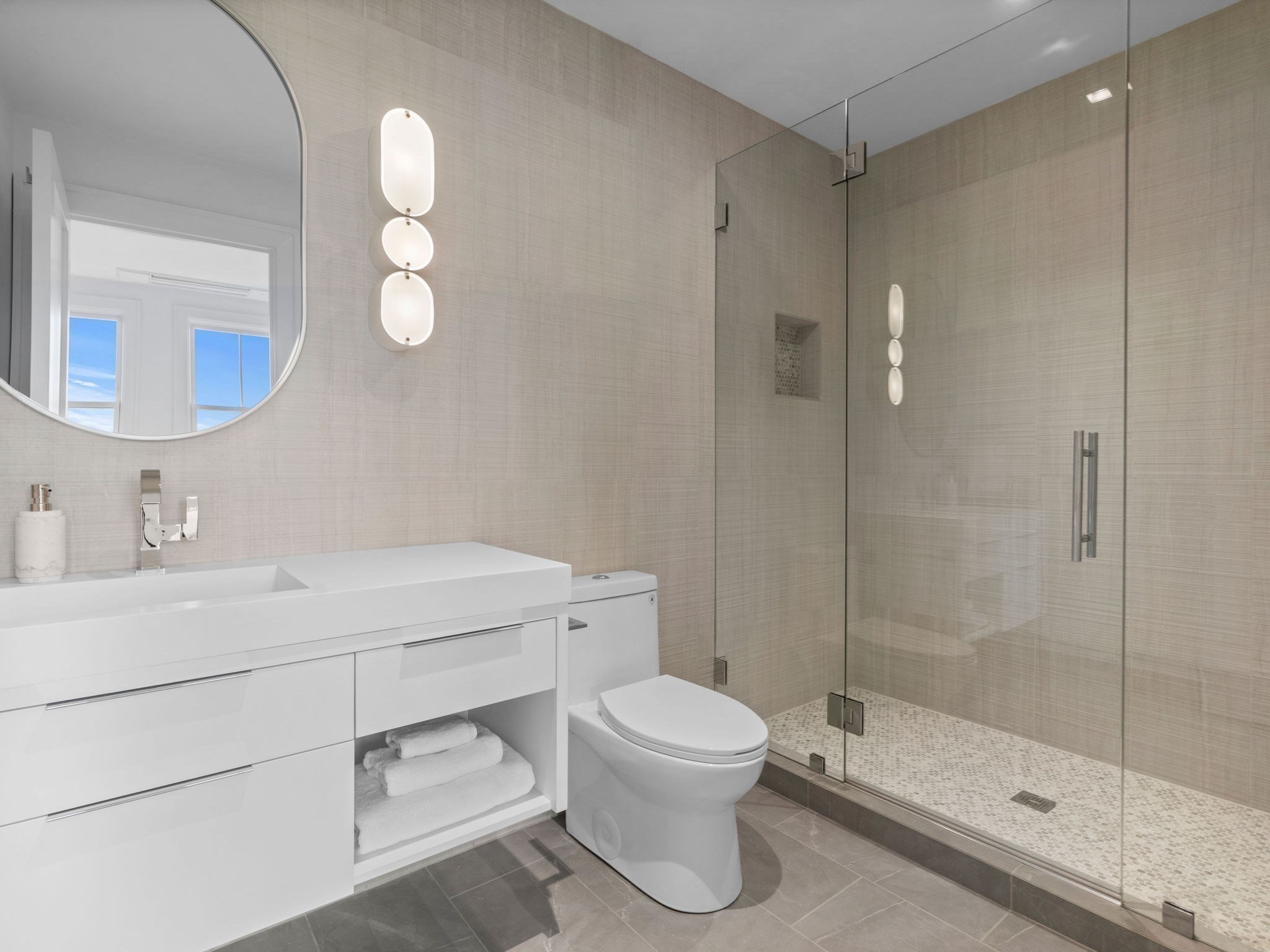 555 E Broadway # 555