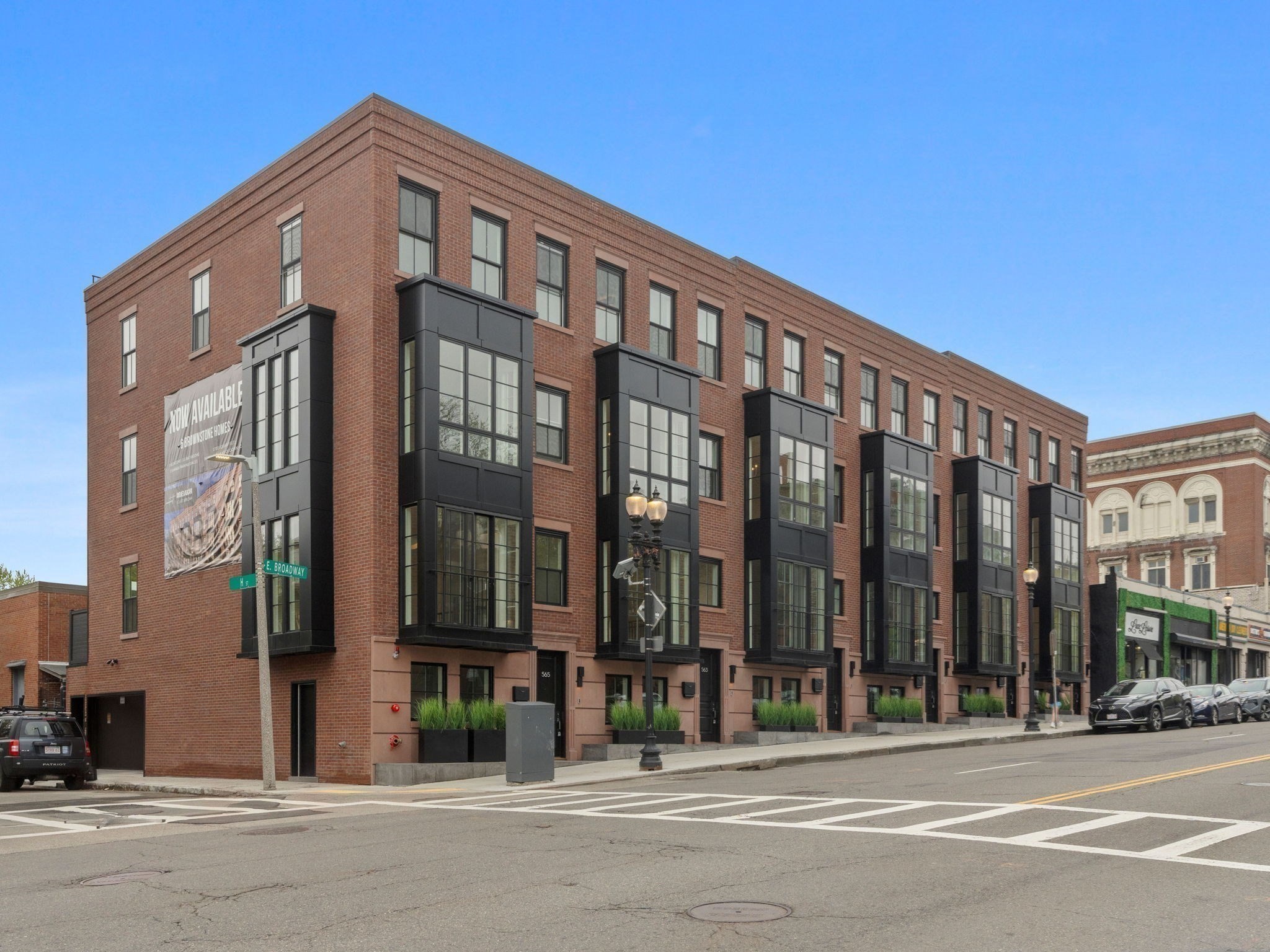 555 E Broadway # 555