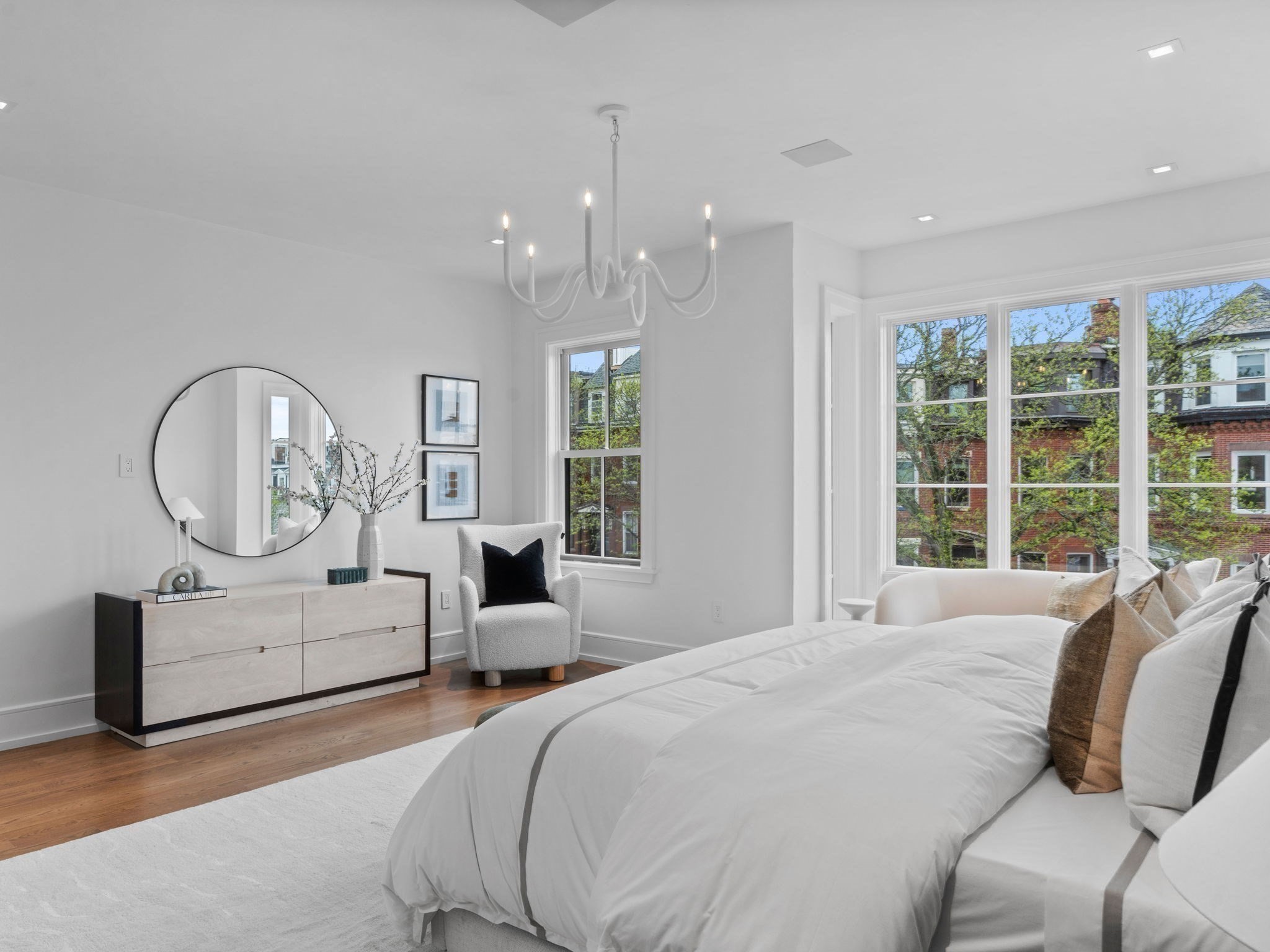555 E Broadway # 555