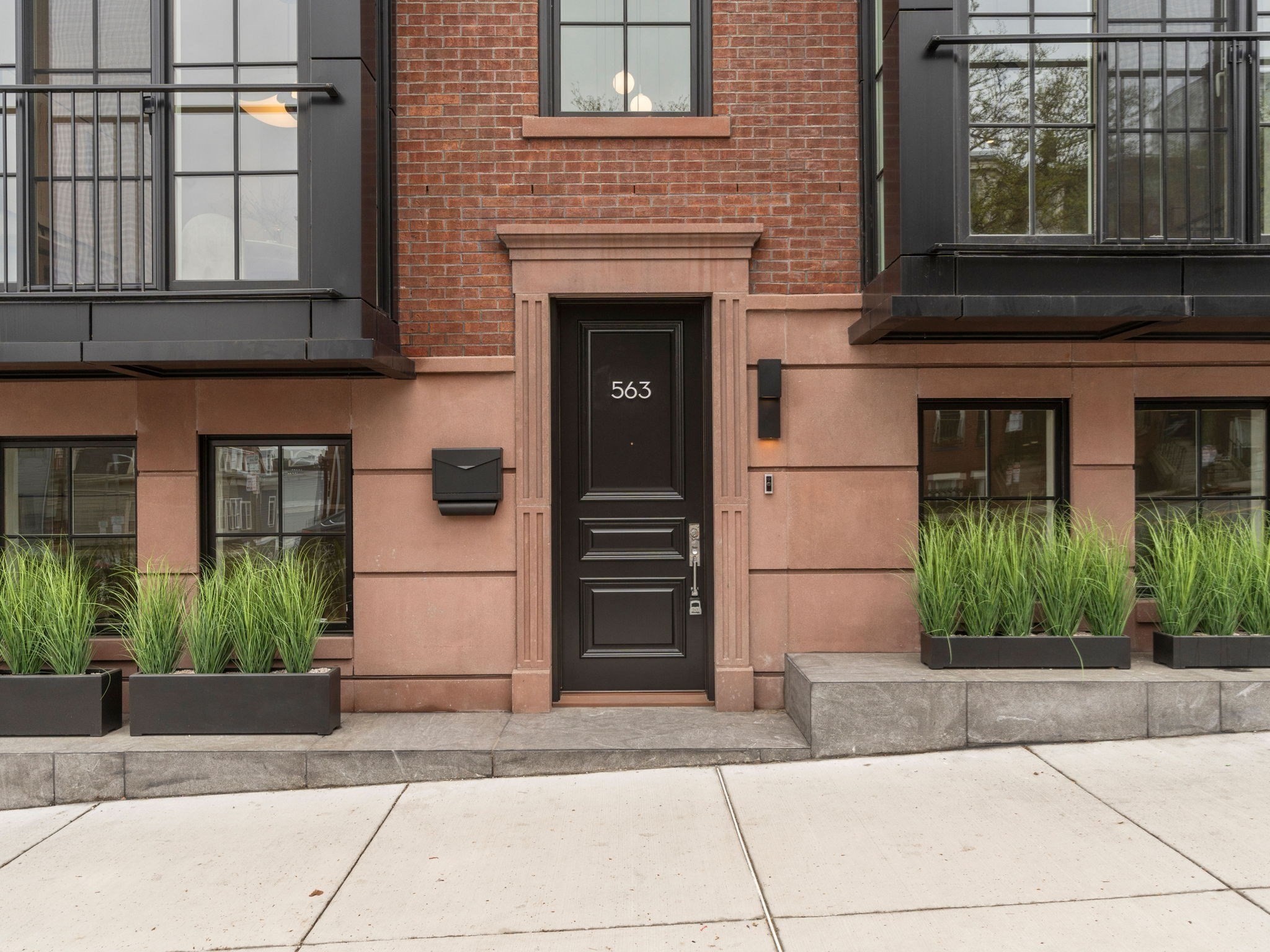 555 E Broadway # 555