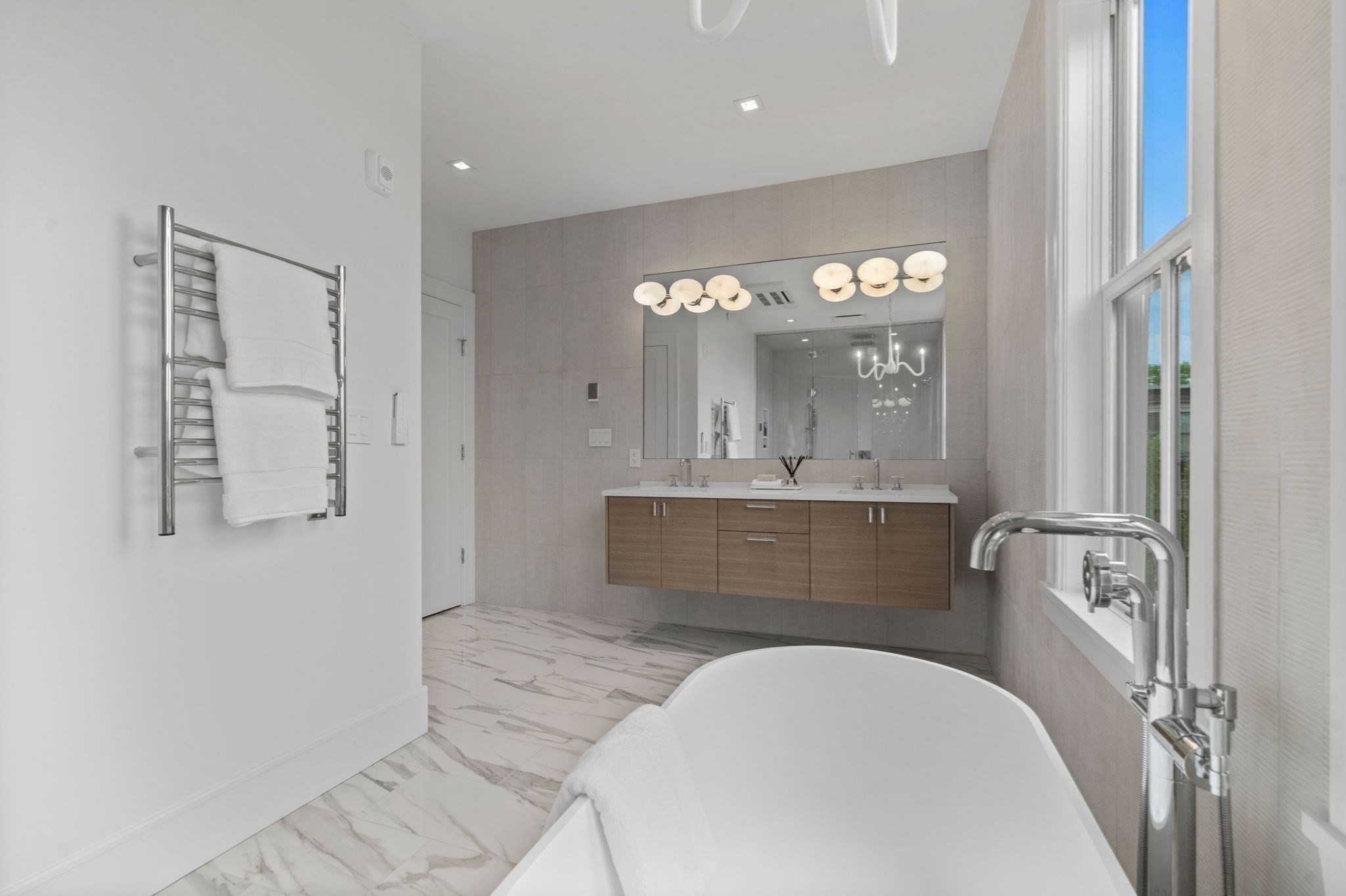 555 E Broadway # 555