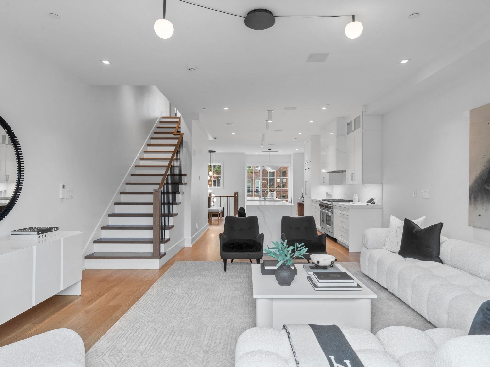 555 E Broadway