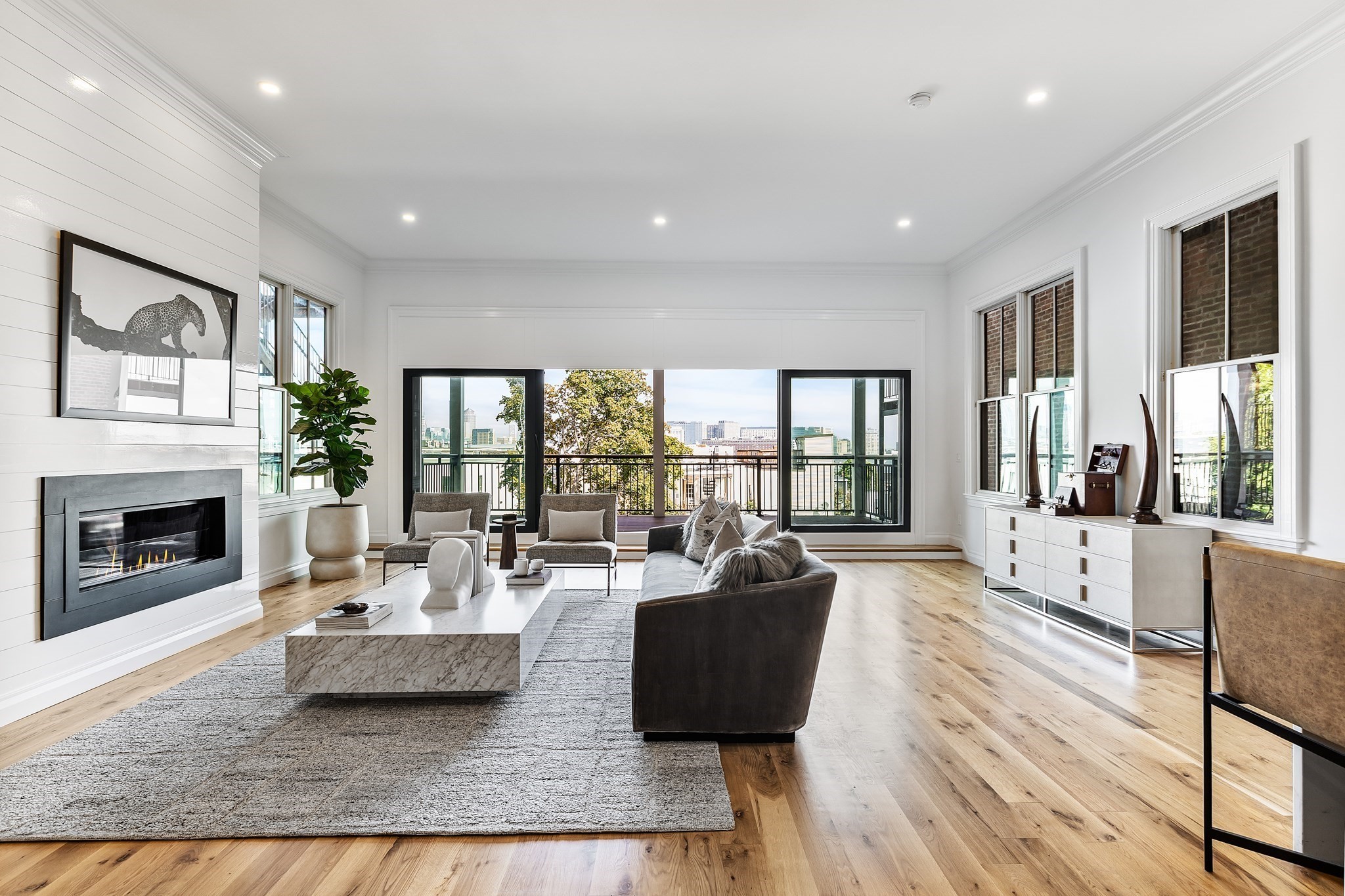 520 E Broadway