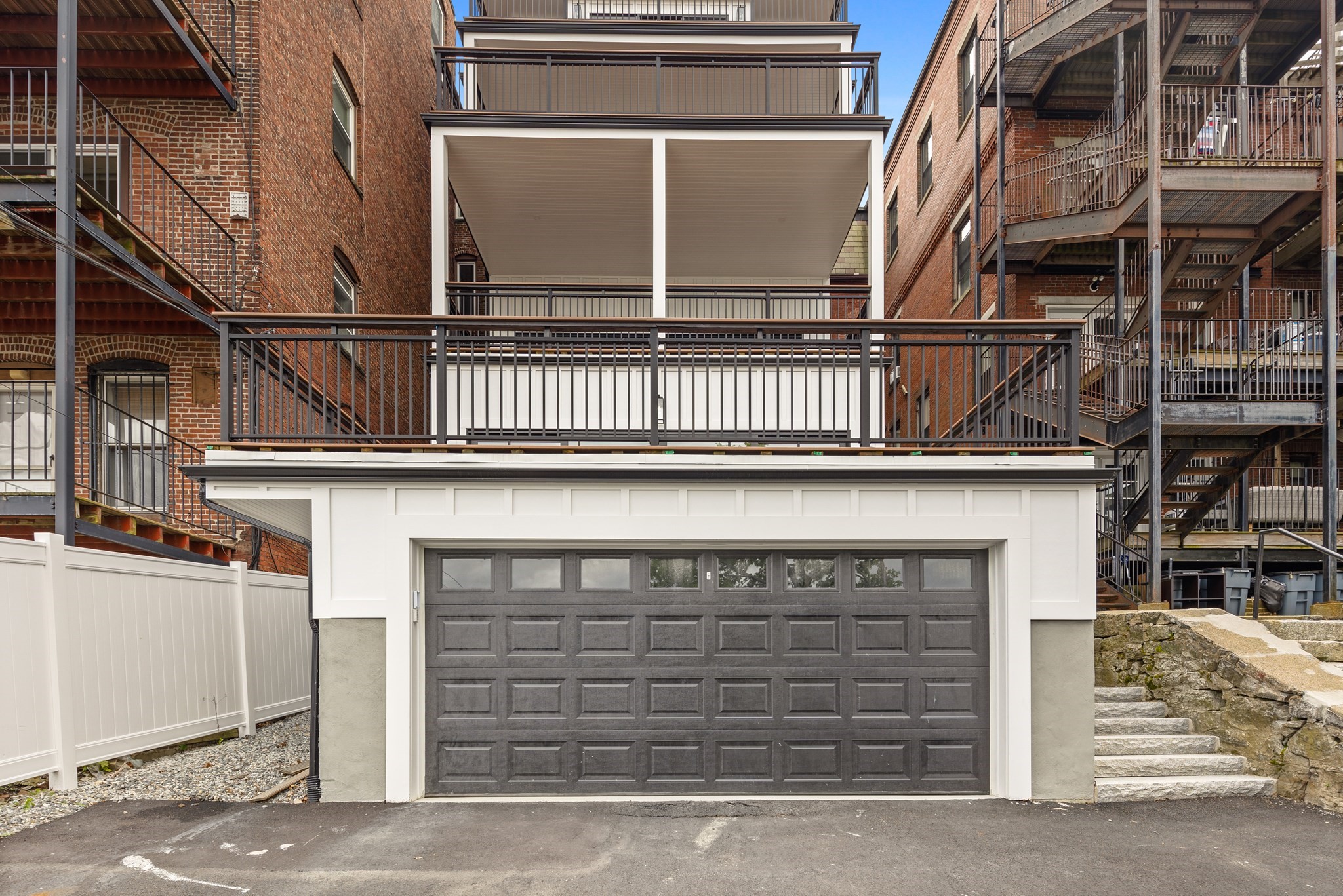 520 E Broadway