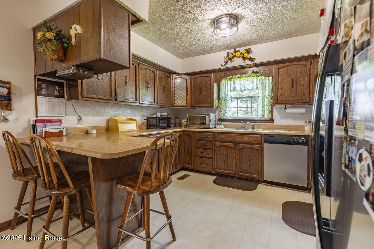 2149 Shrewsbury Rd