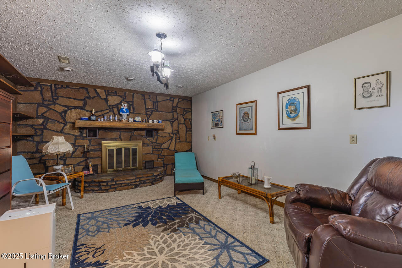 2149 Shrewsbury Rd