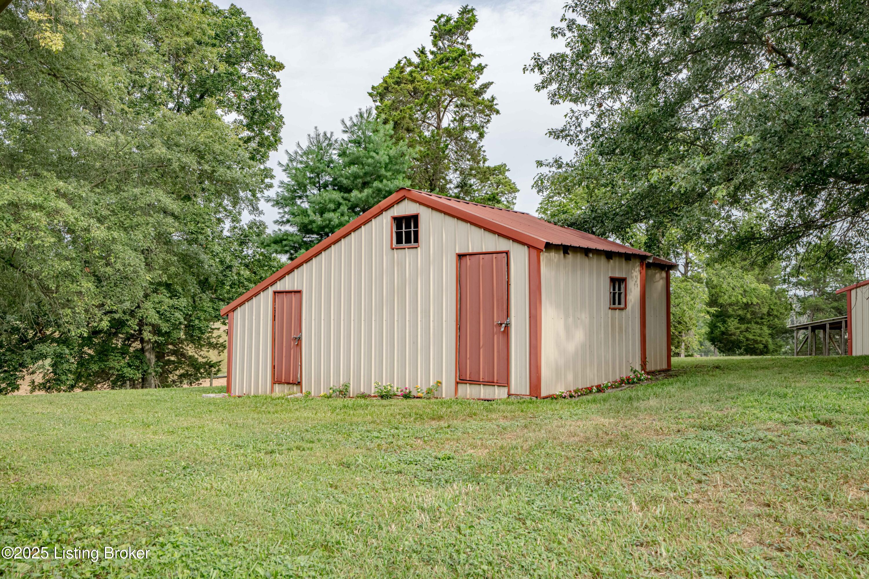 5846 Valley Creek Rd