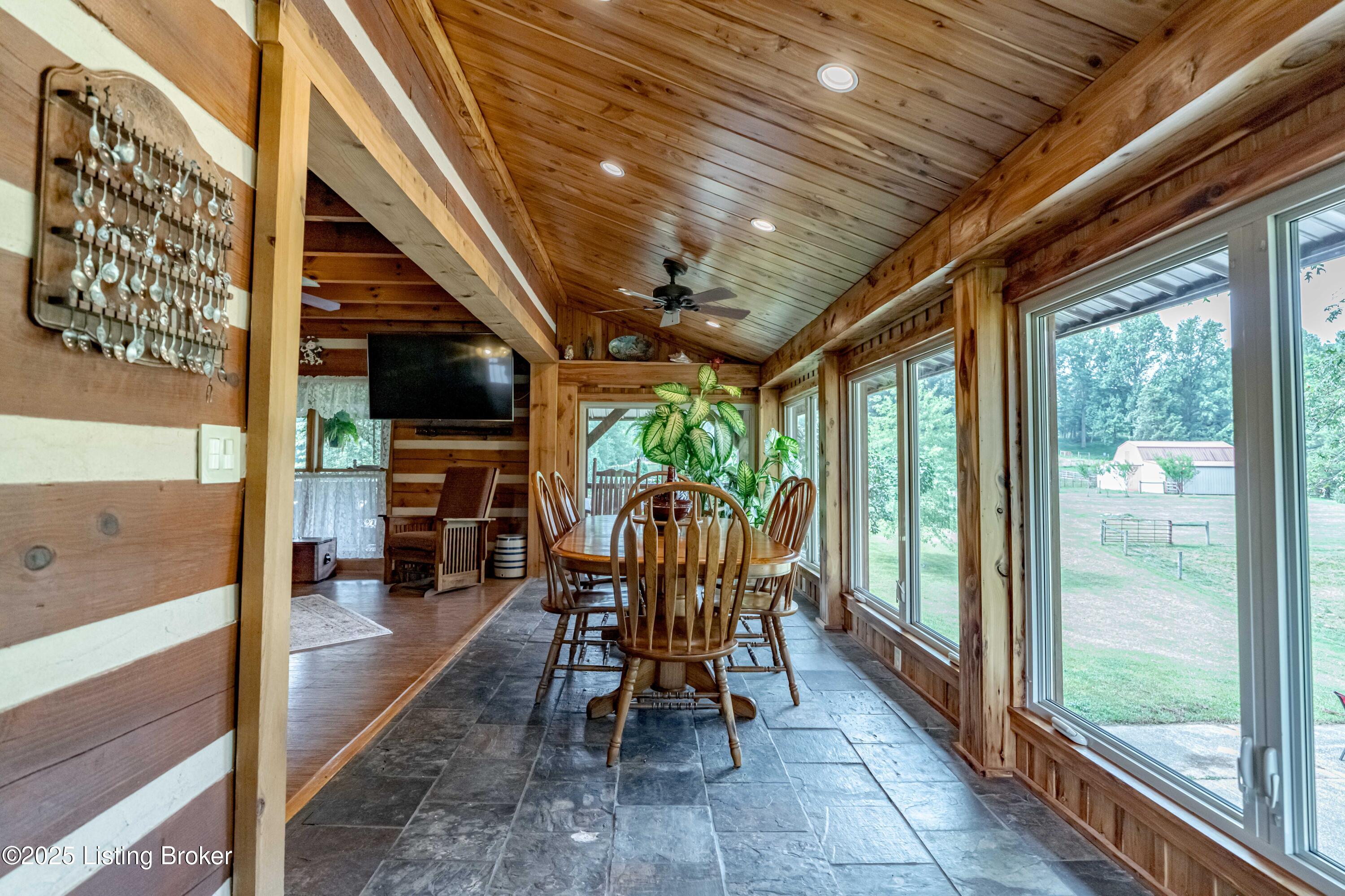 5846 Valley Creek Rd