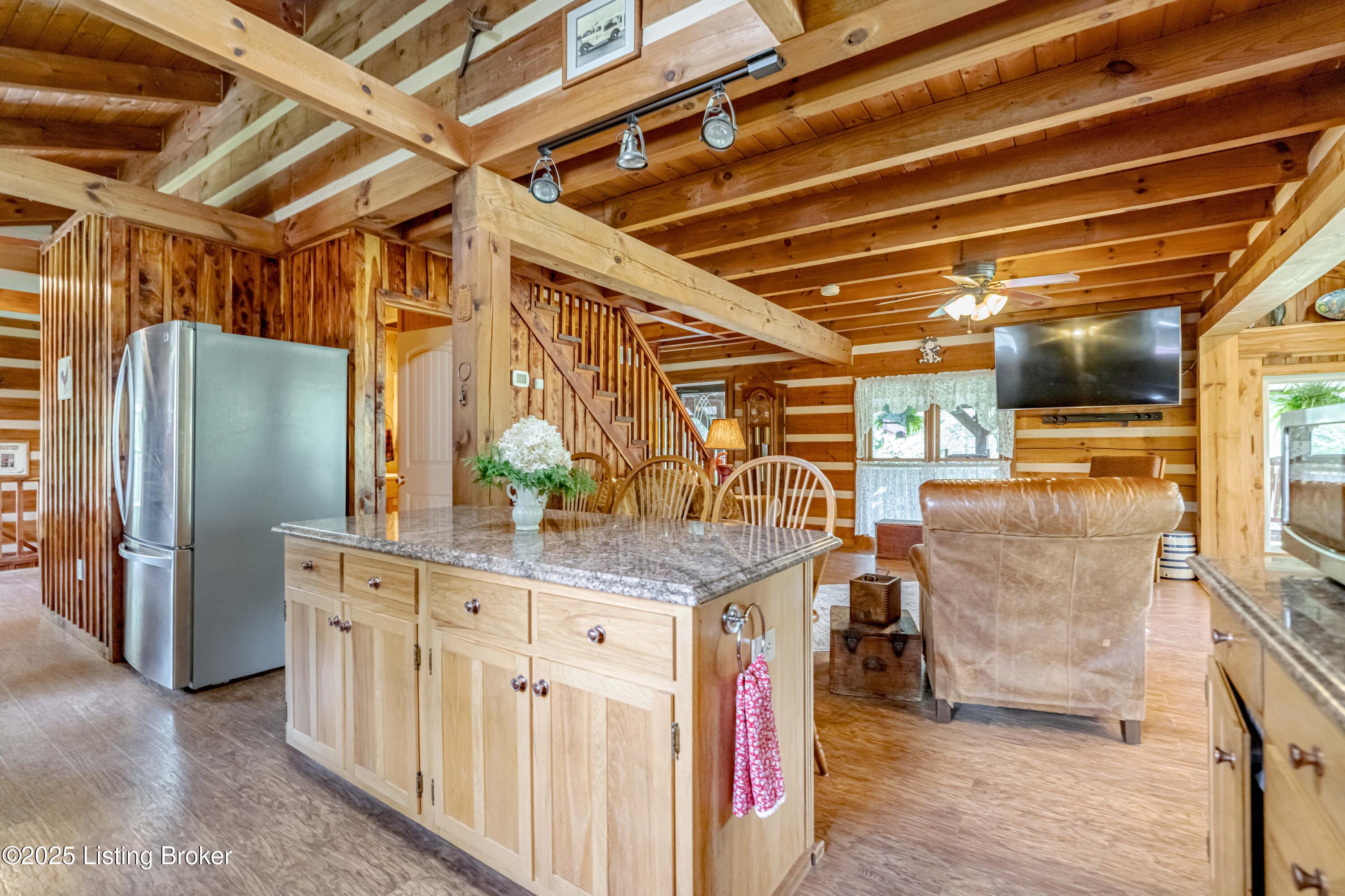 5846 Valley Creek Rd