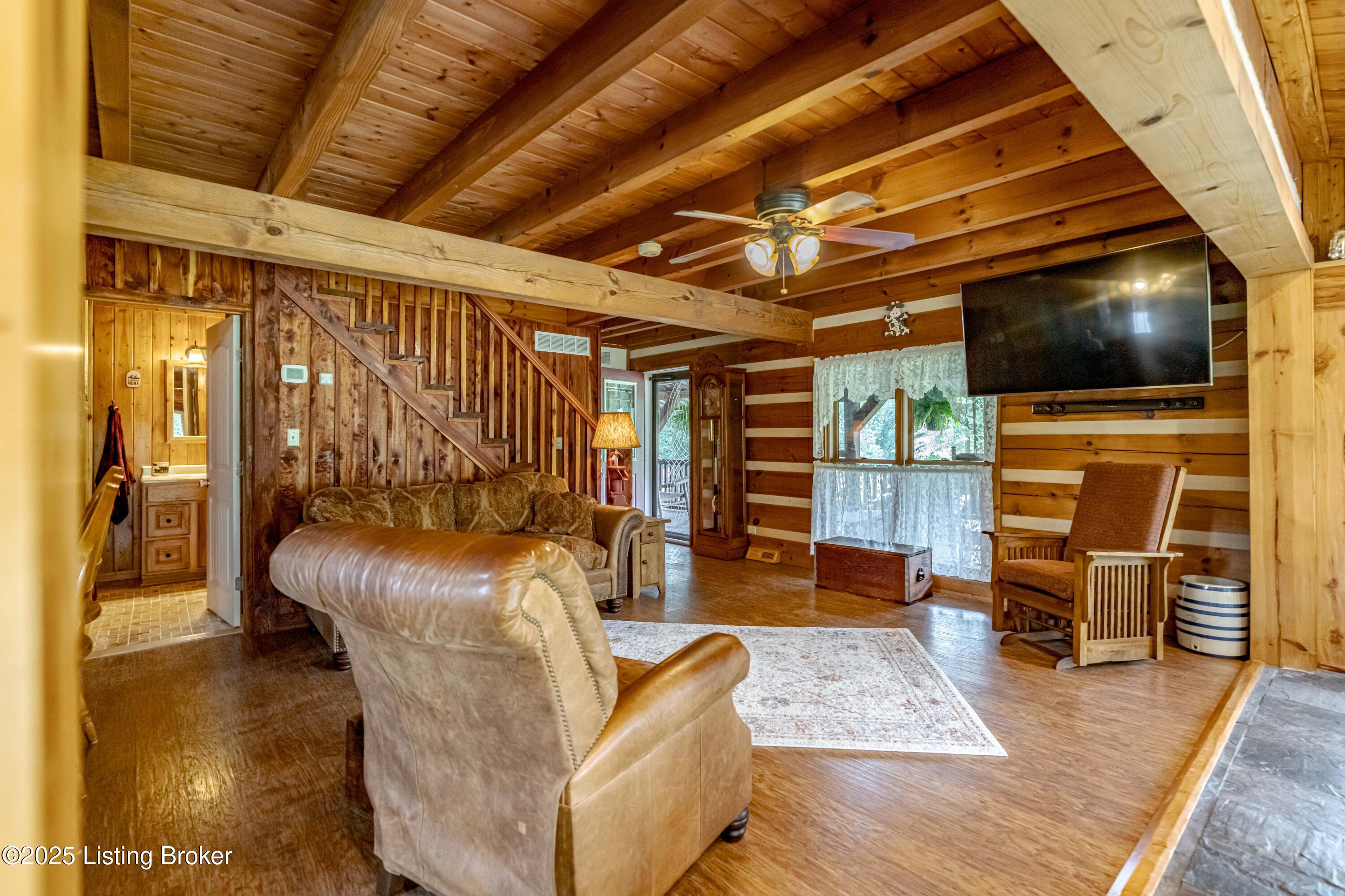 5846 Valley Creek Rd
