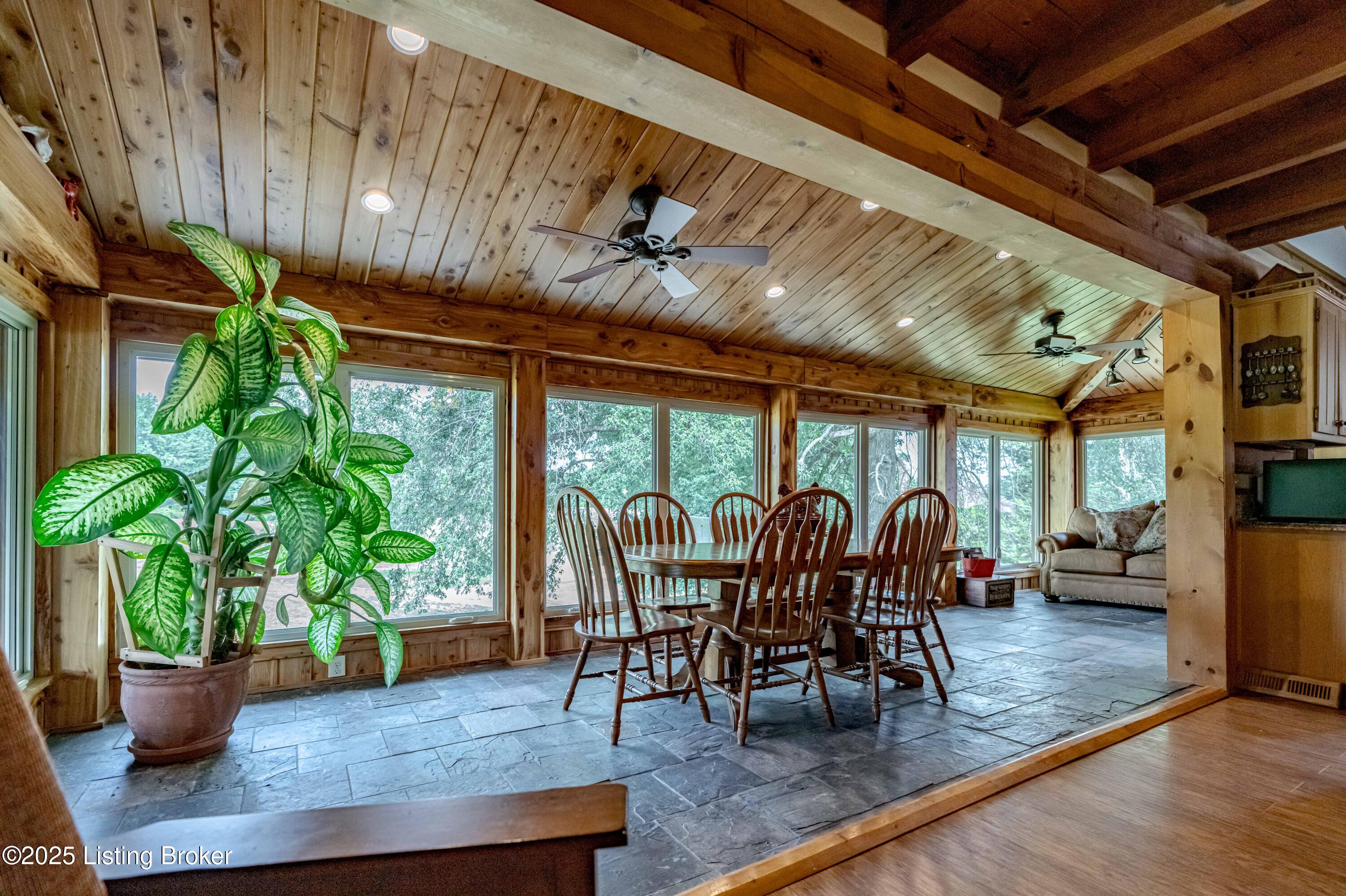 5846 Valley Creek Rd