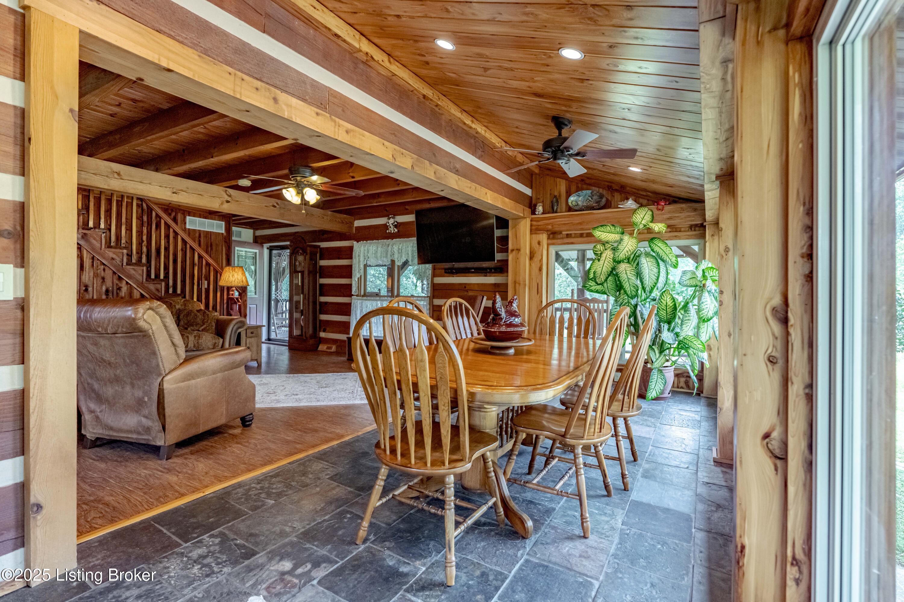 5846 Valley Creek Rd