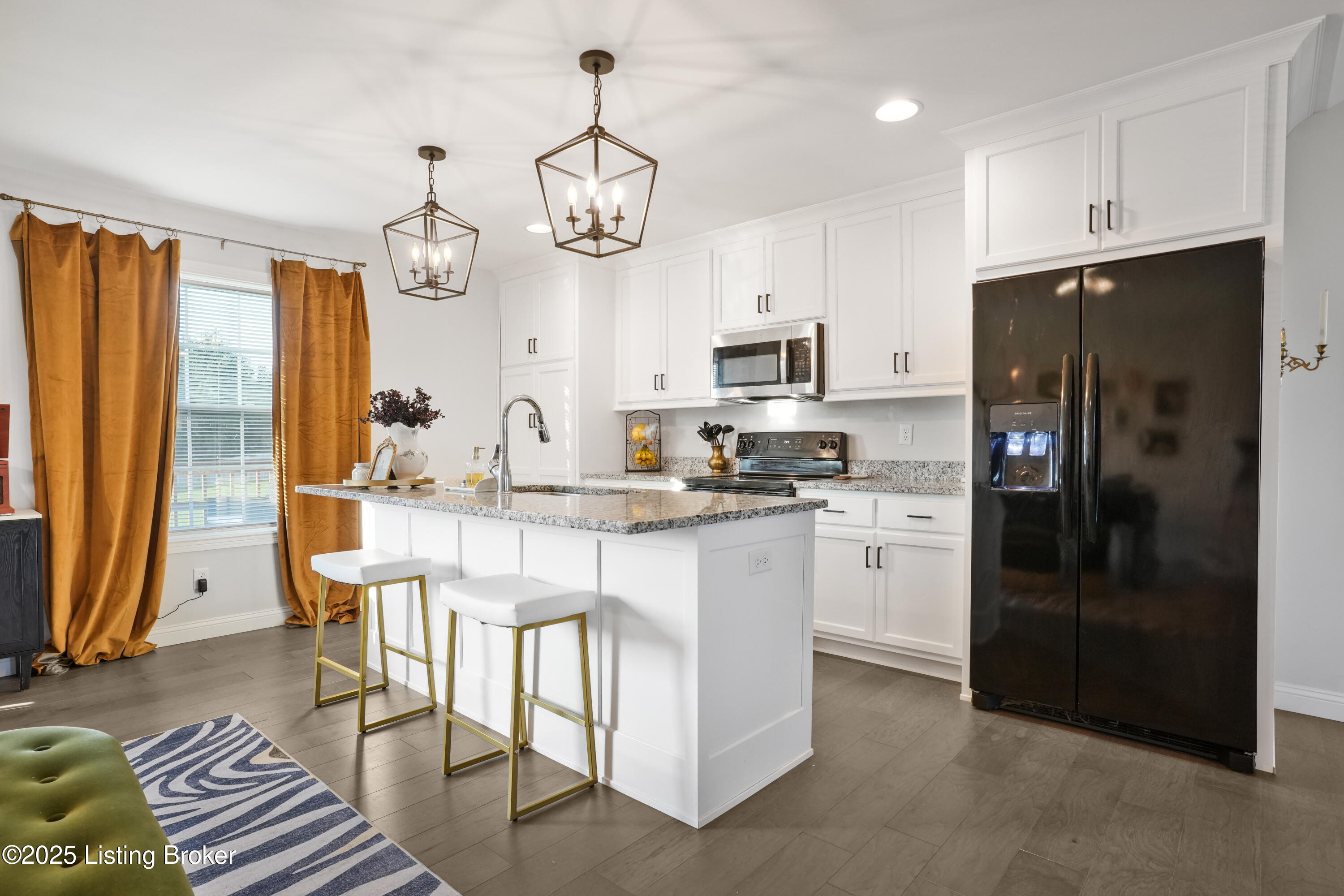 102 Devers Ct