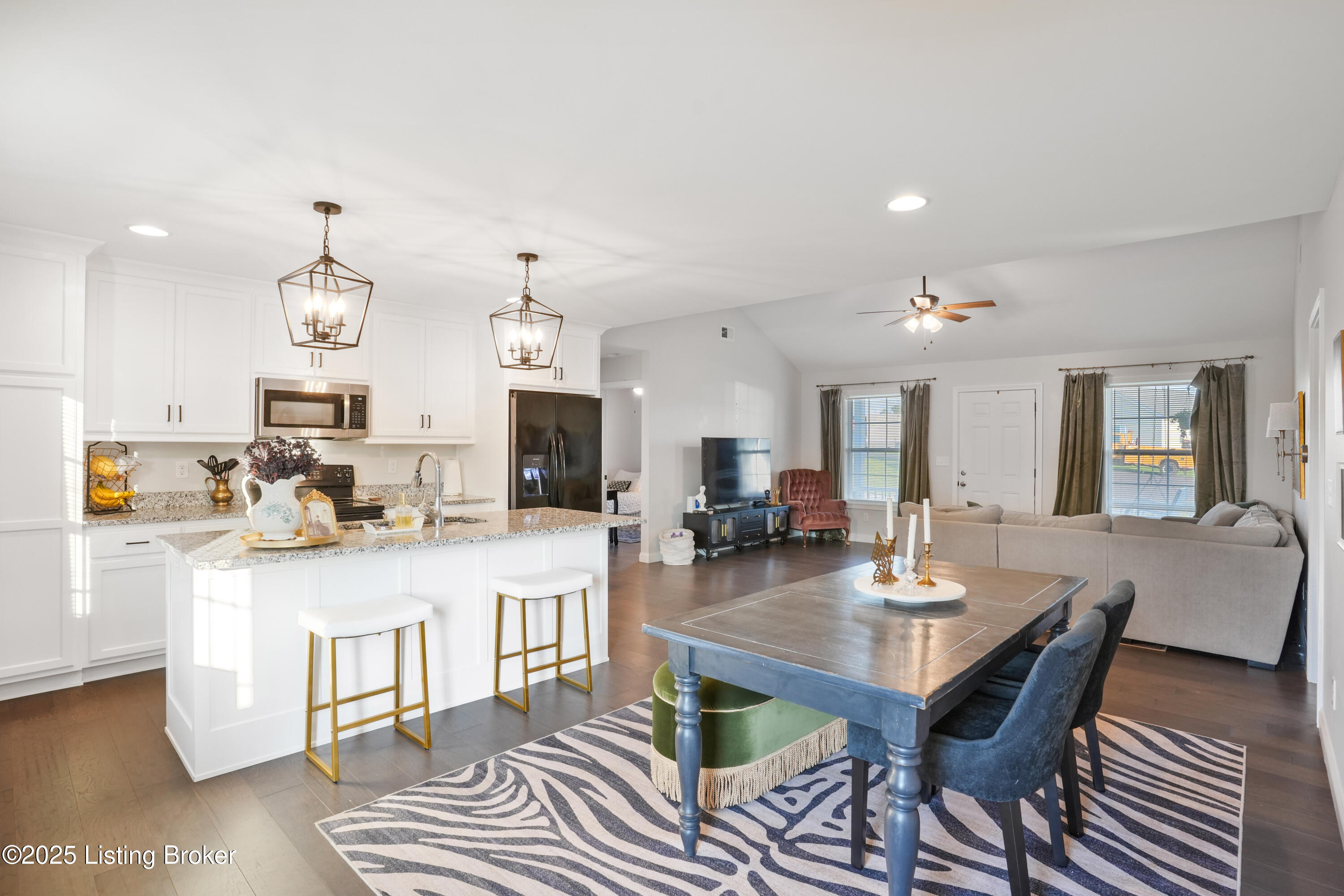 102 Devers Ct