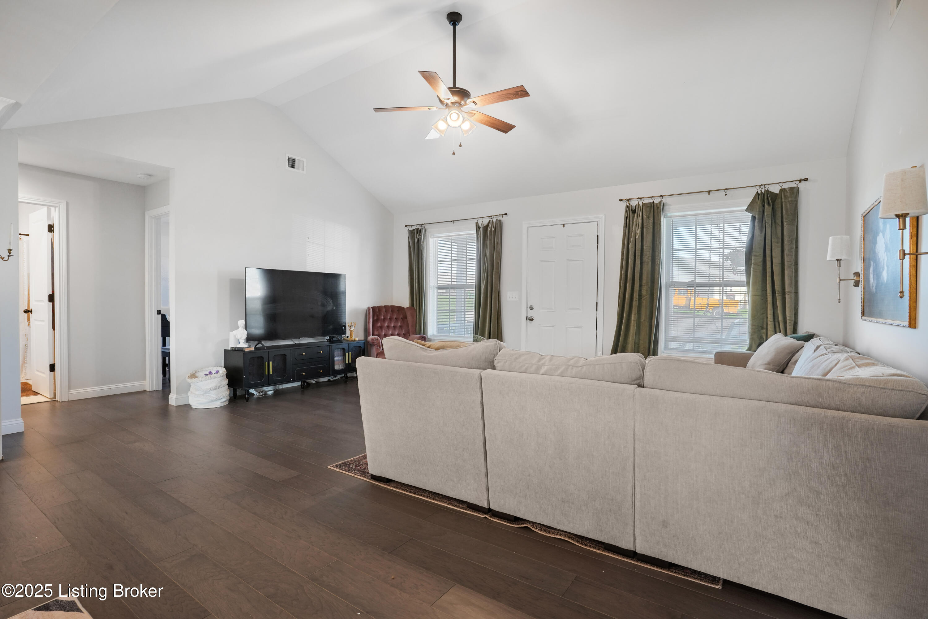 102 Devers Ct