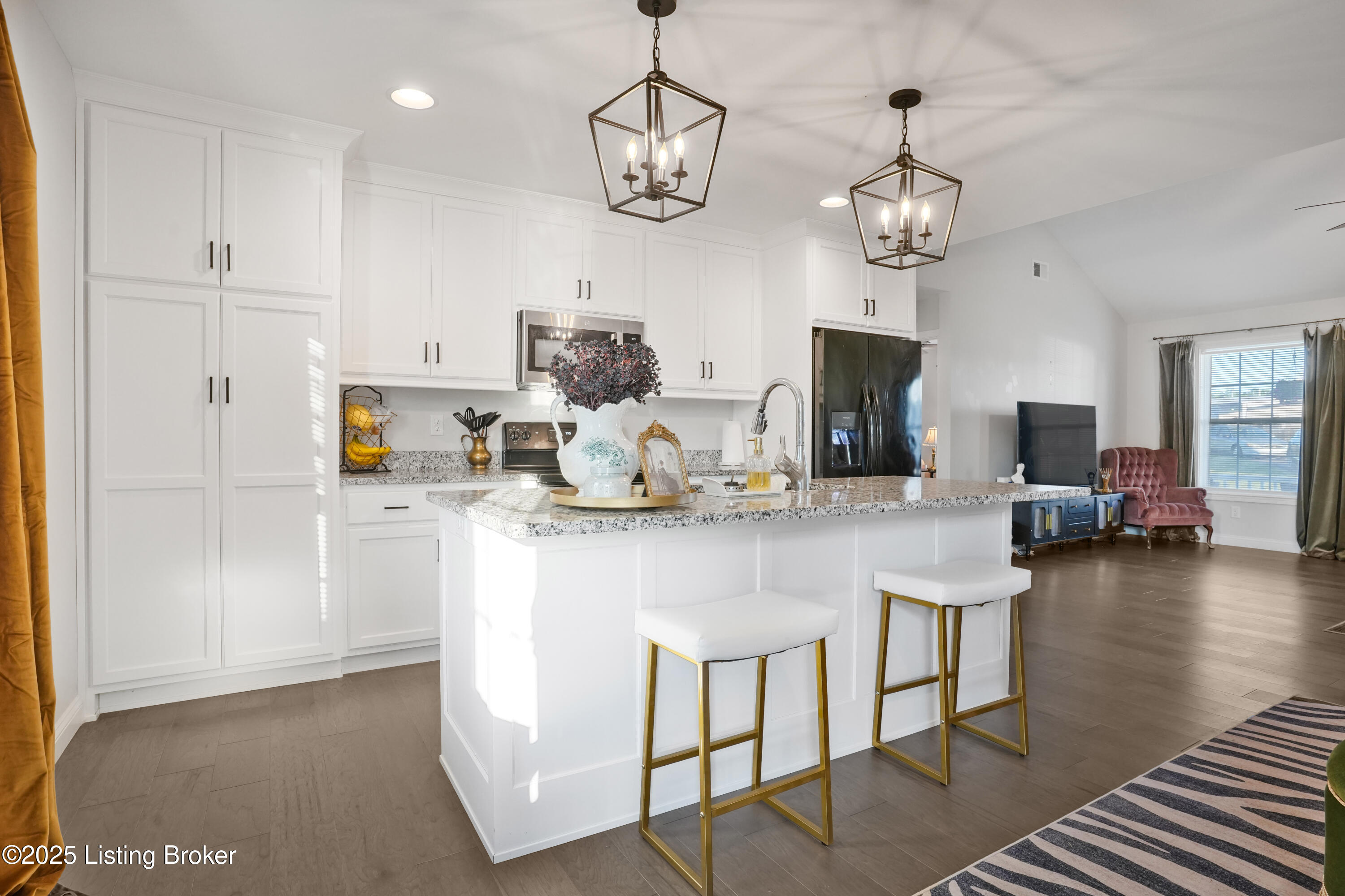 102 Devers Ct