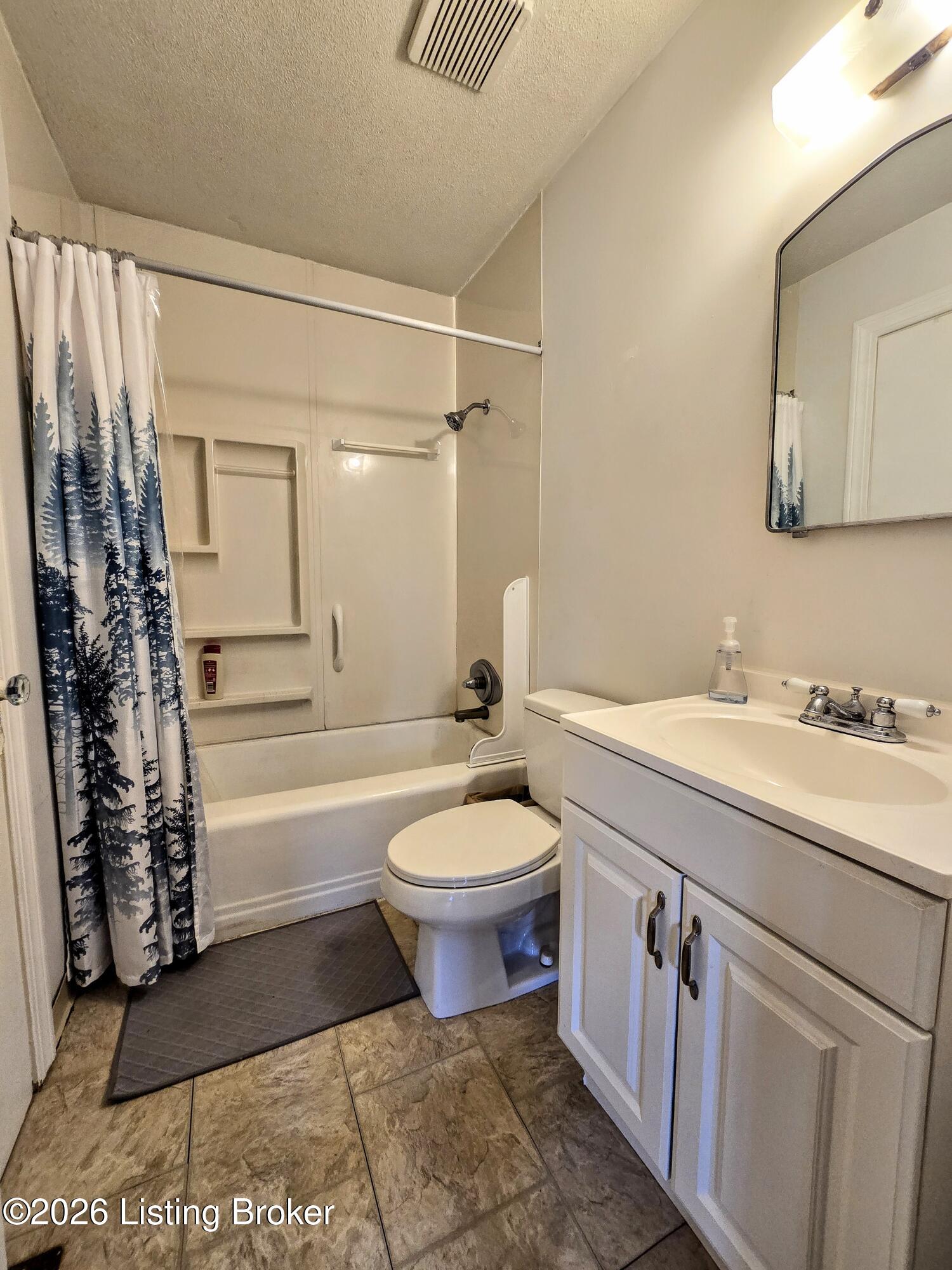 5565 Bruce Avenue Ave