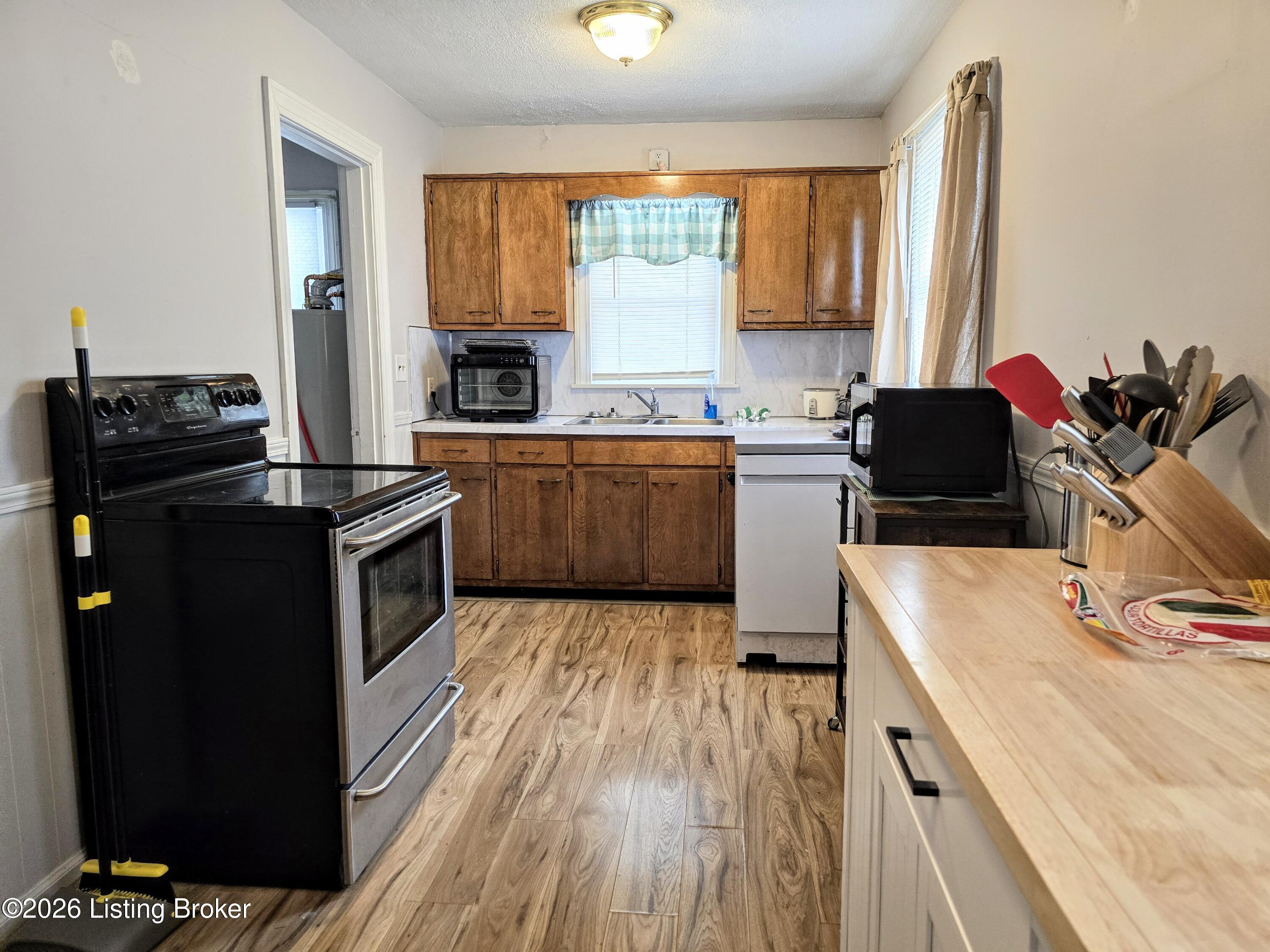 5565 Bruce Avenue Ave