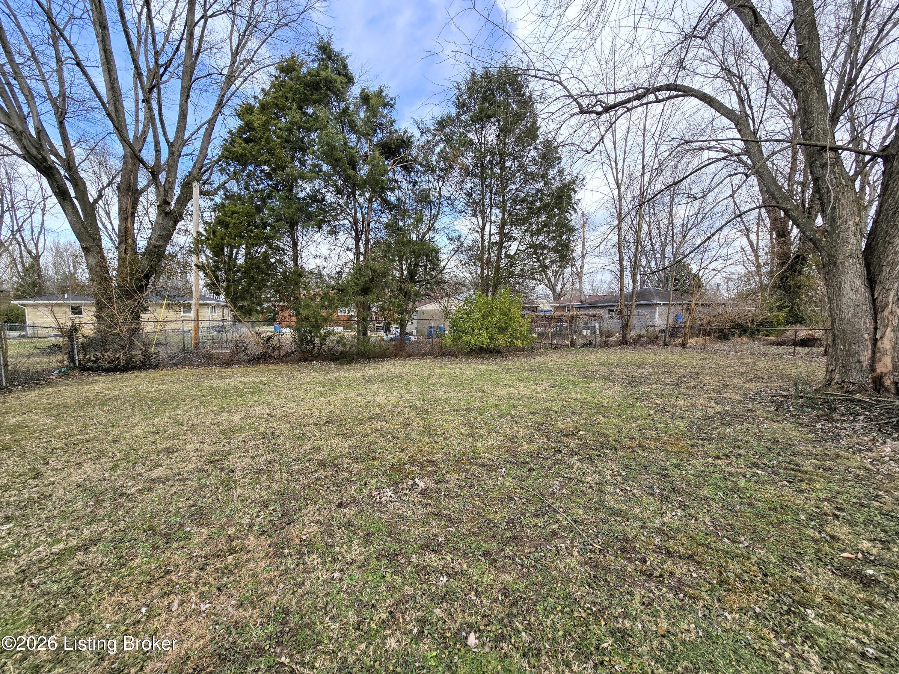 5565 Bruce Avenue Ave