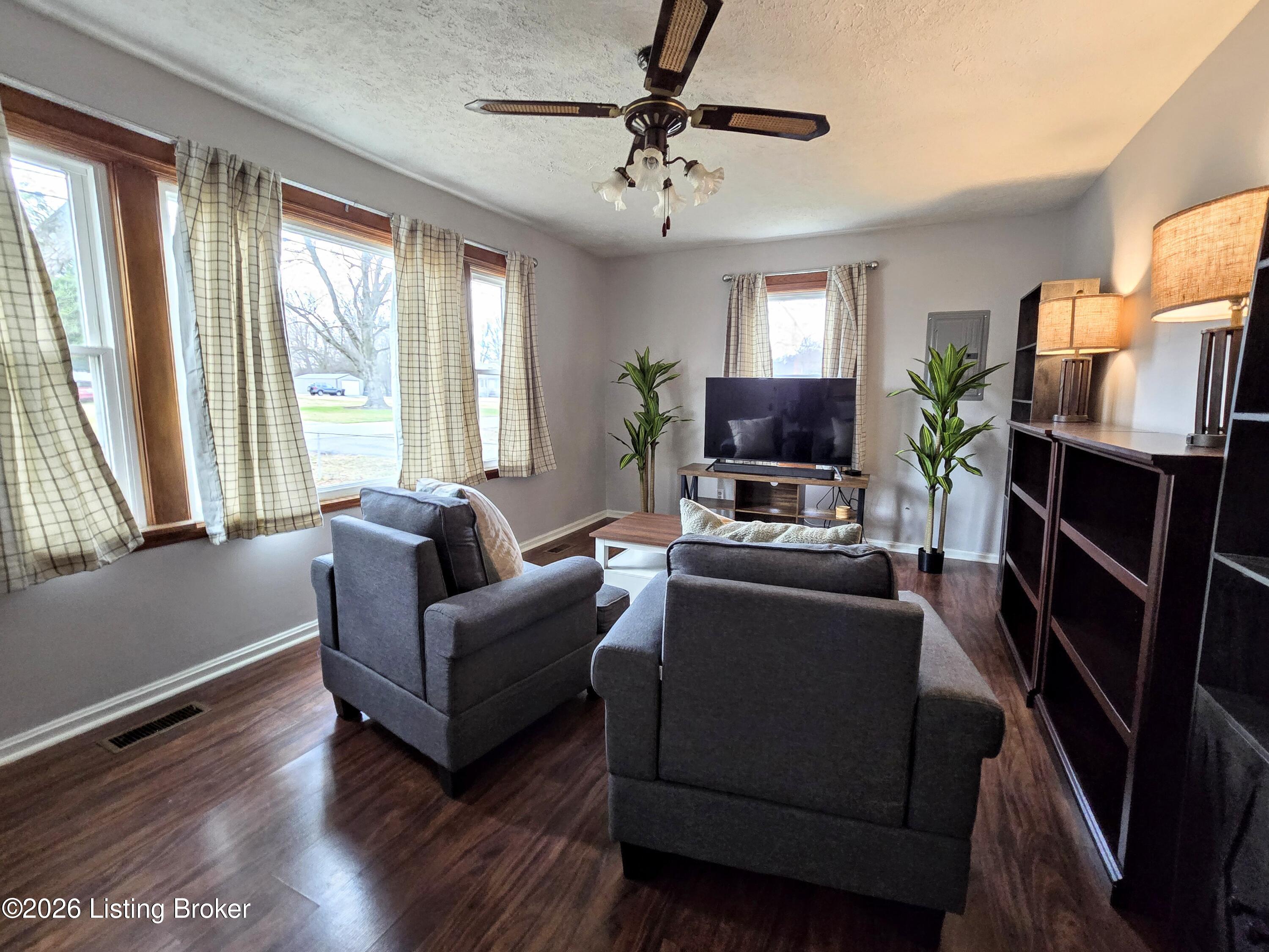 5565 Bruce Avenue Ave