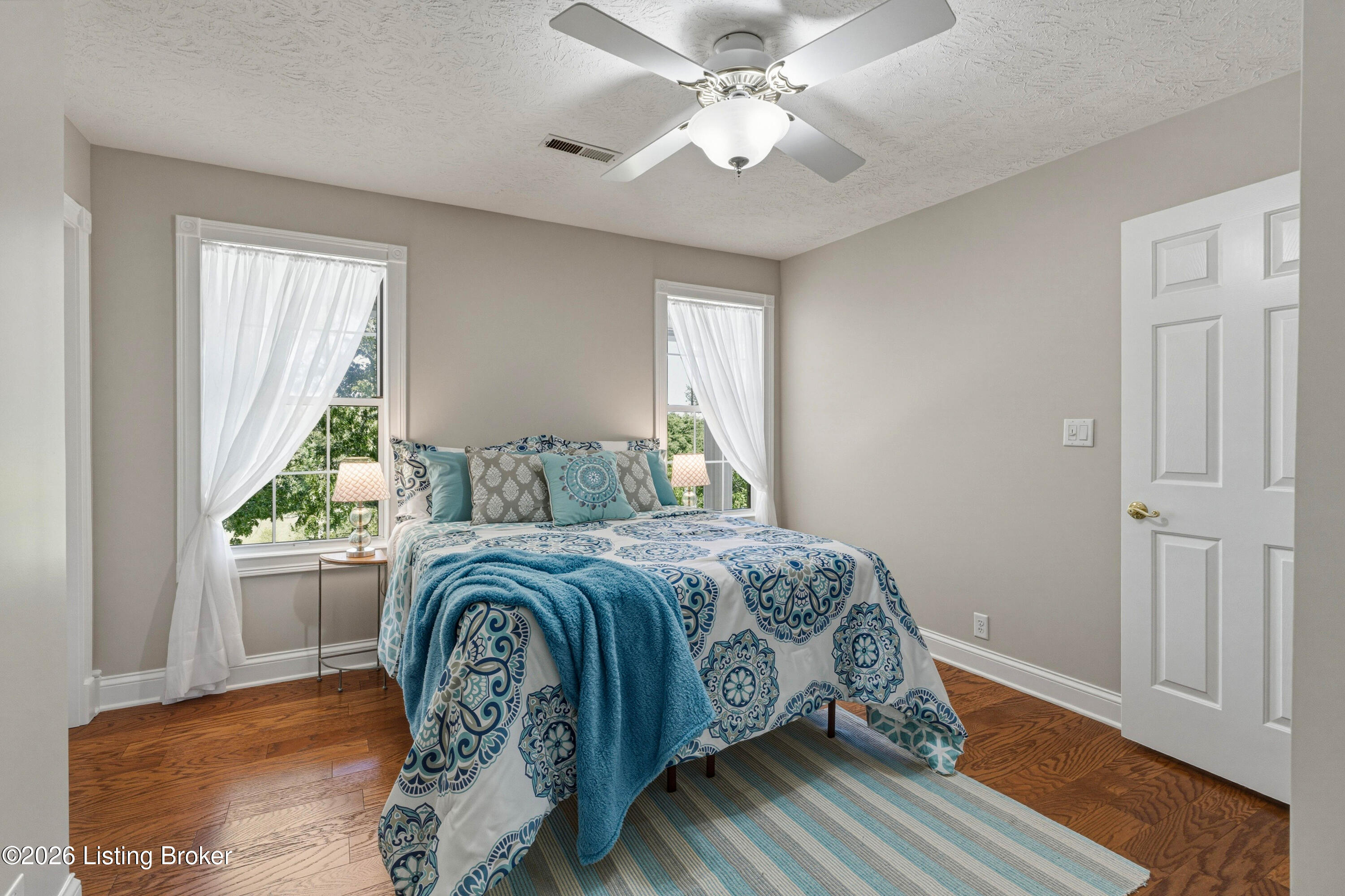 7 Oakwood Ct