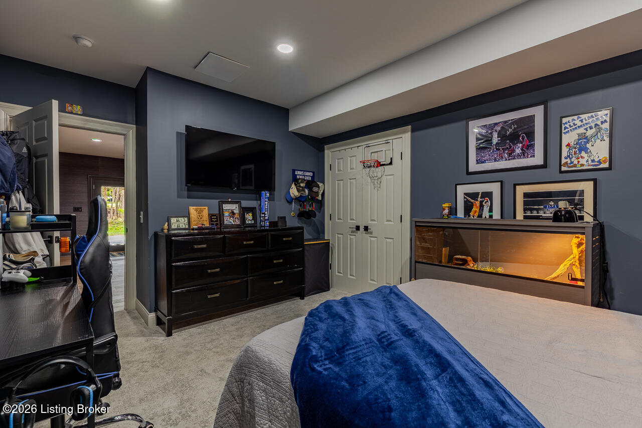 1101 Driftwood Ln
