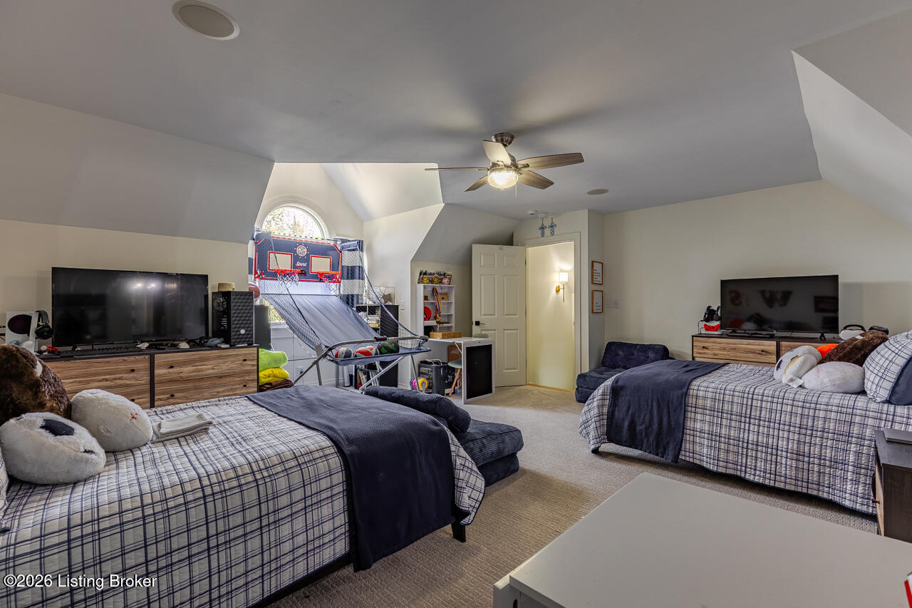 1101 Driftwood Ln