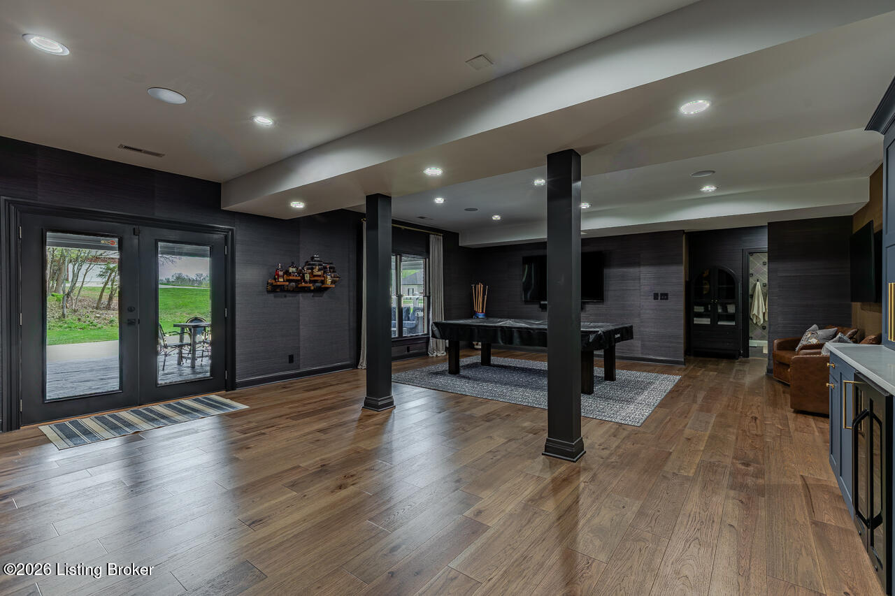 1101 Driftwood Ln