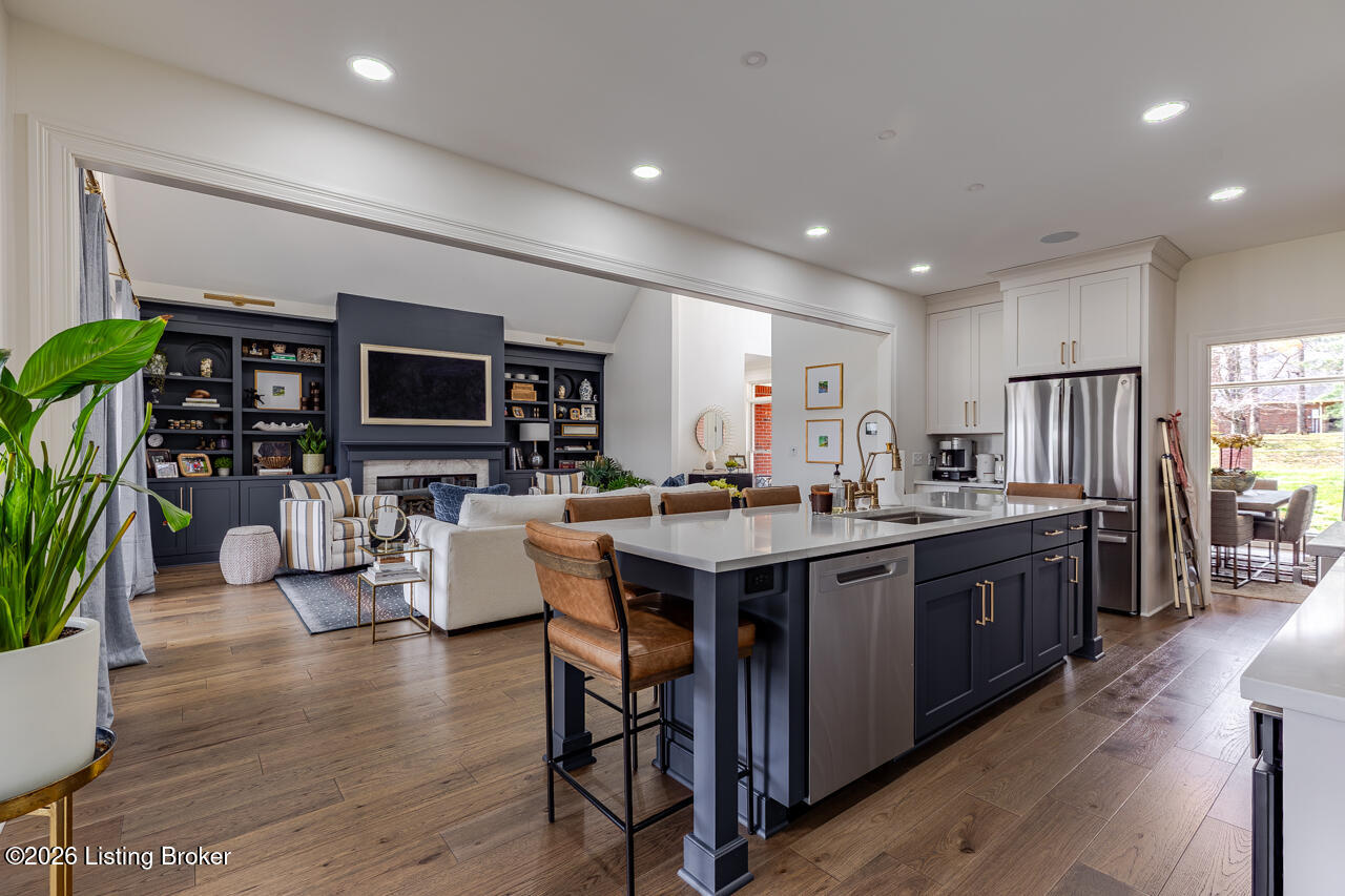 1101 Driftwood Ln