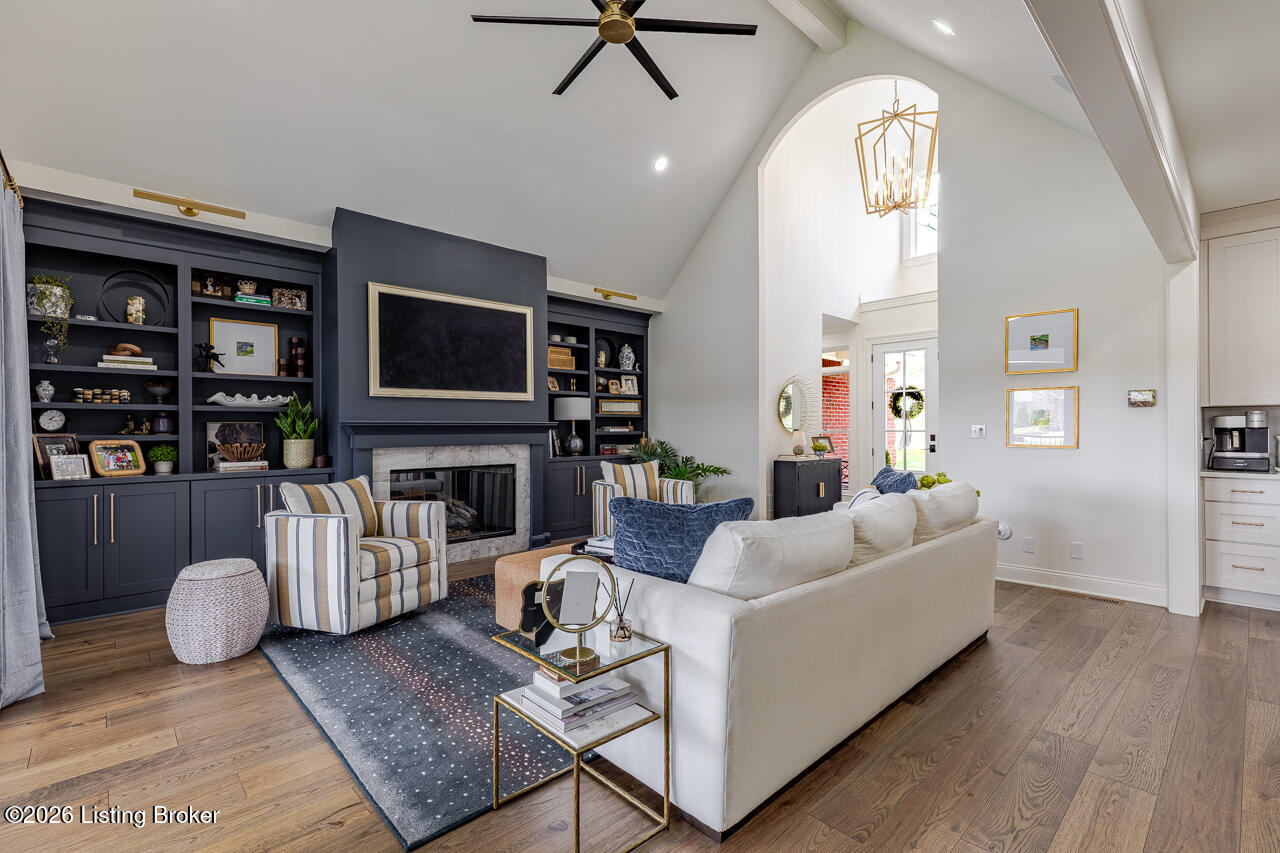 1101 Driftwood Ln