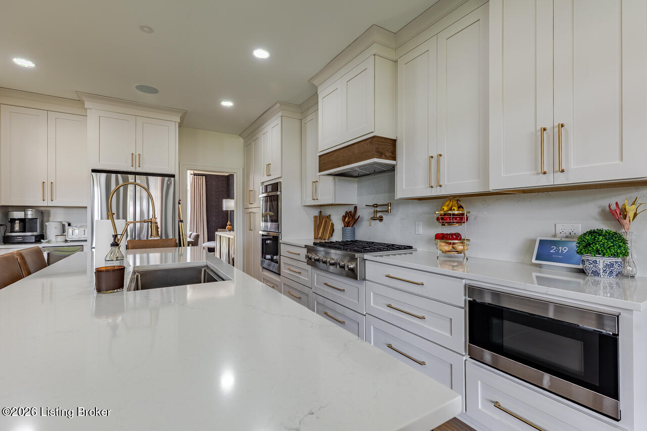 1101 Driftwood Ln