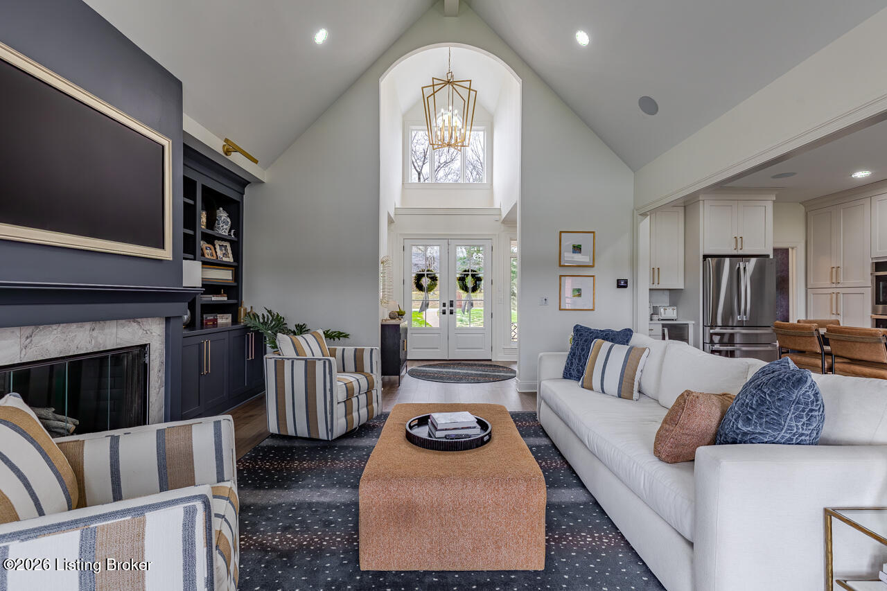 1101 Driftwood Ln
