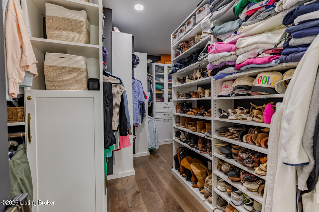 1101 Driftwood Ln