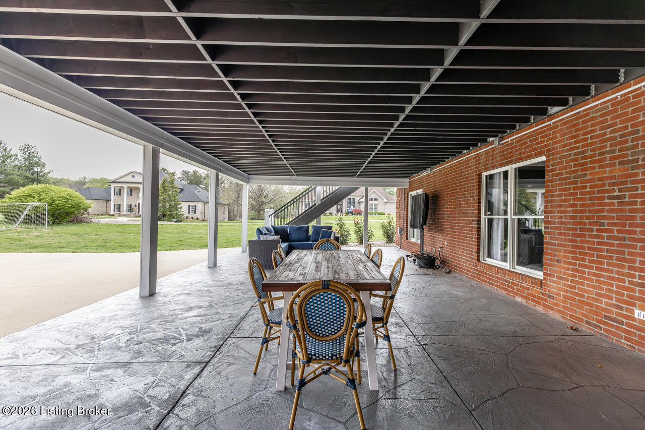 1101 Driftwood Ln