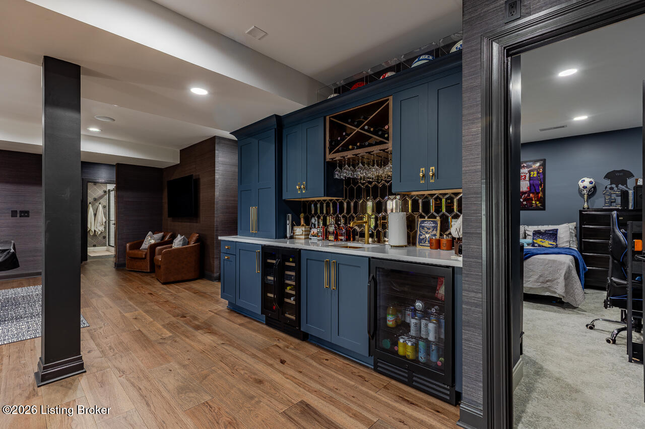 1101 Driftwood Ln