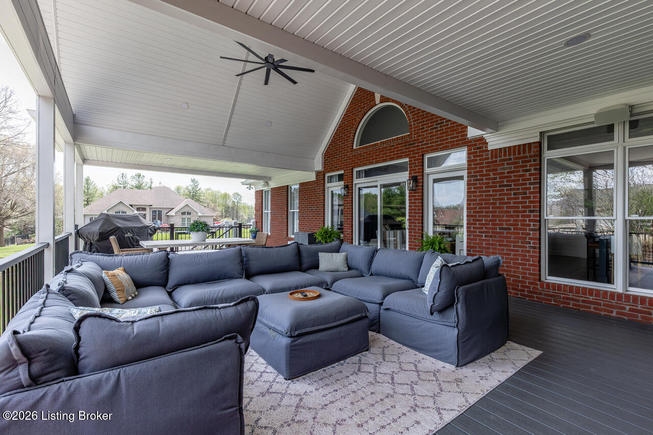 1101 Driftwood Ln
