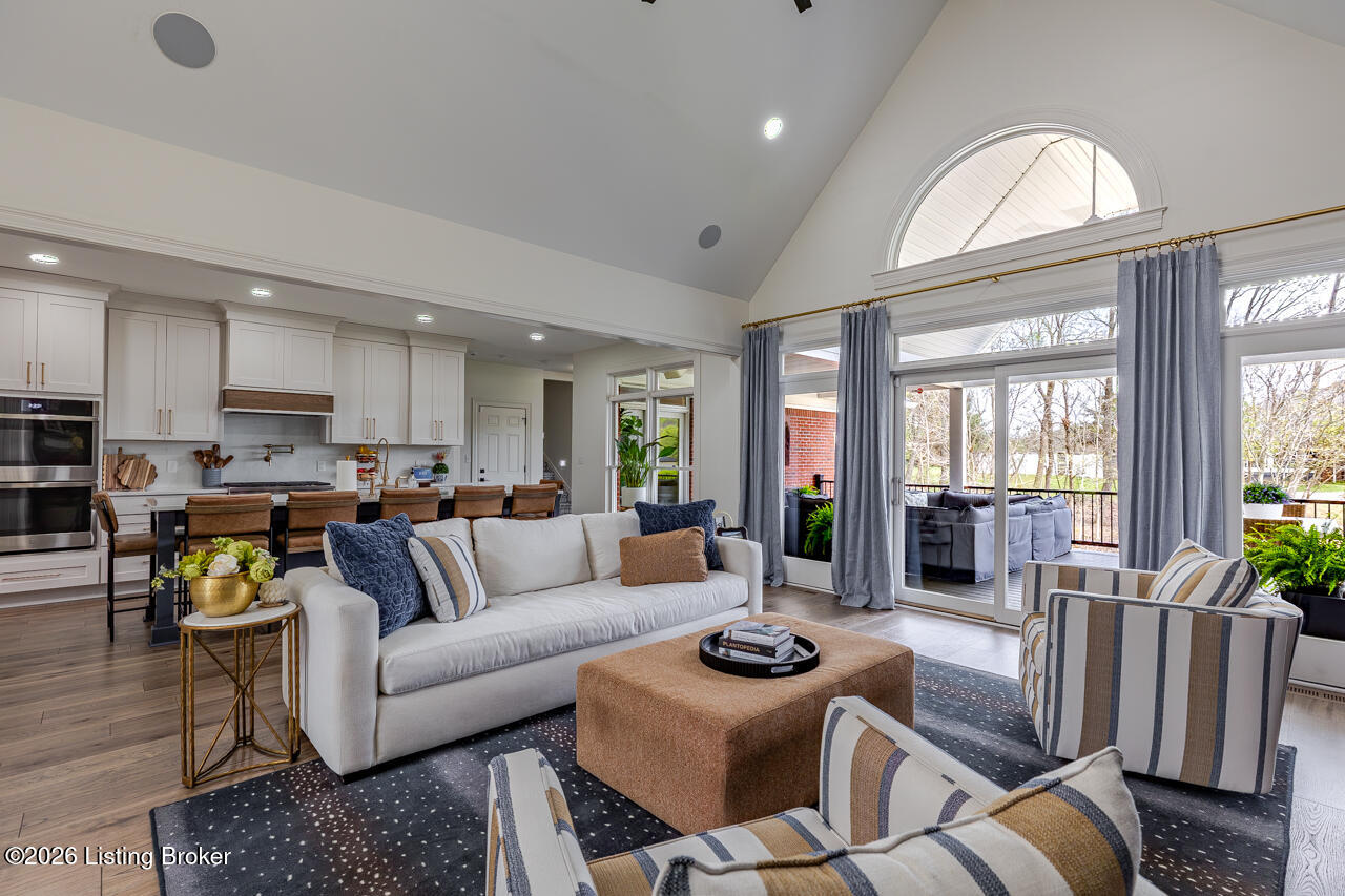 1101 Driftwood Ln