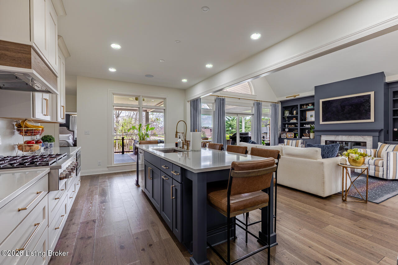 1101 Driftwood Ln