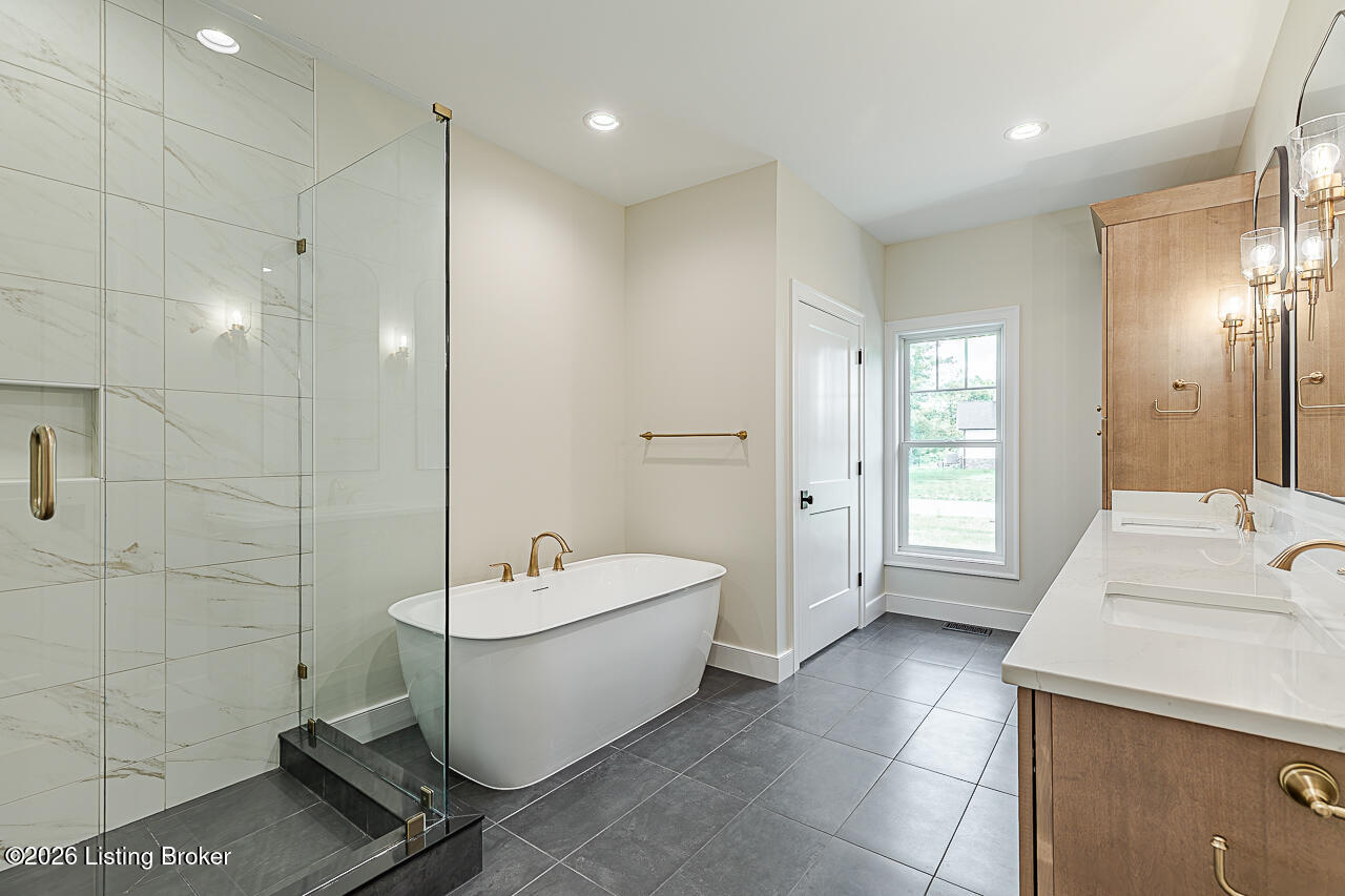 248 Whistling Oaks Dr