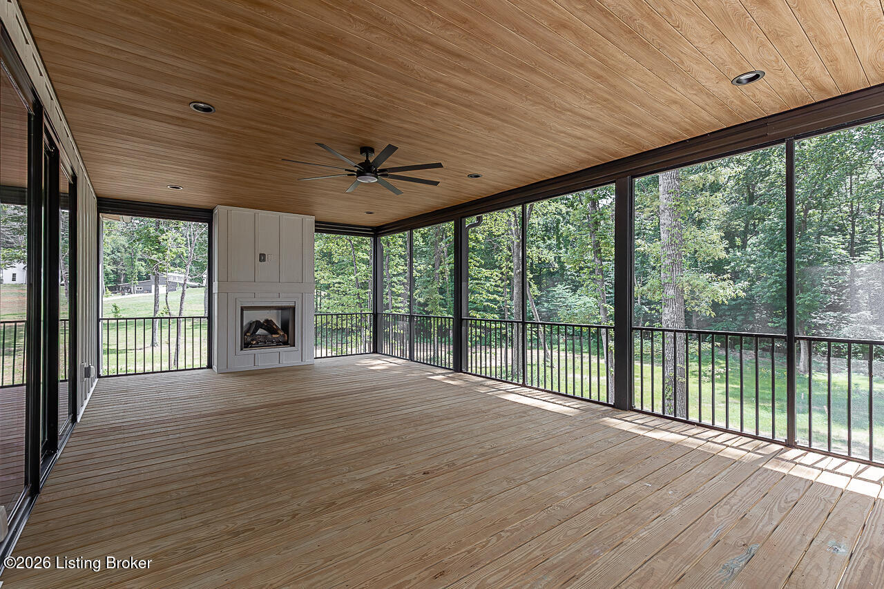 248 Whistling Oaks Dr