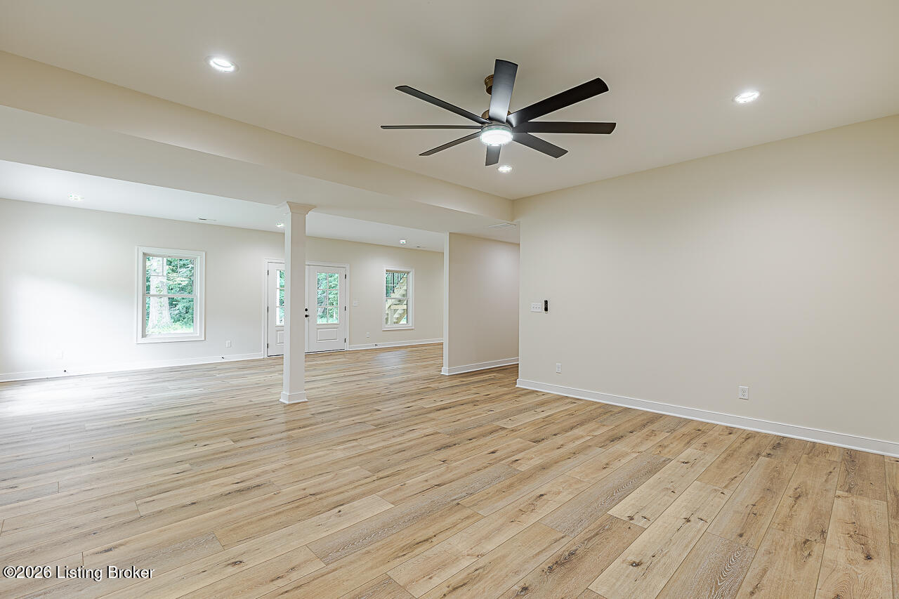 248 Whistling Oaks Dr