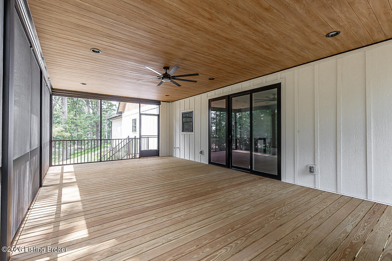 248 Whistling Oaks Dr