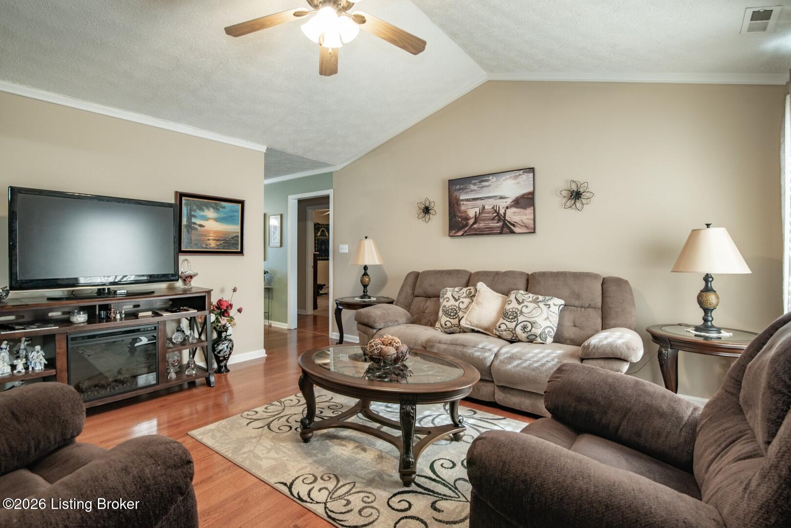 341 Hillside Dr