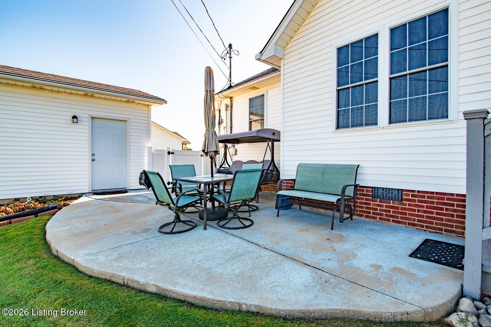 341 Hillside Dr