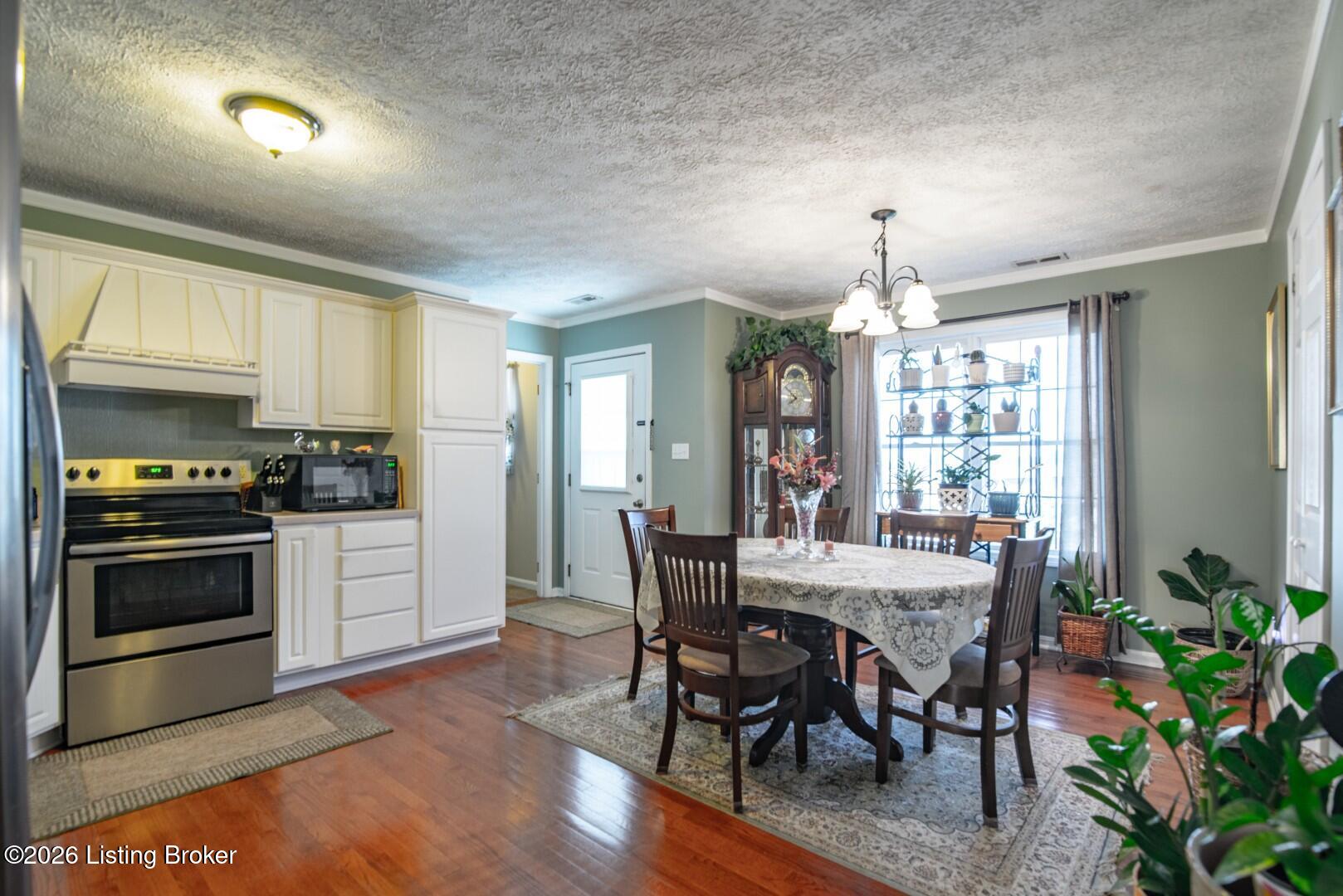 341 Hillside Dr