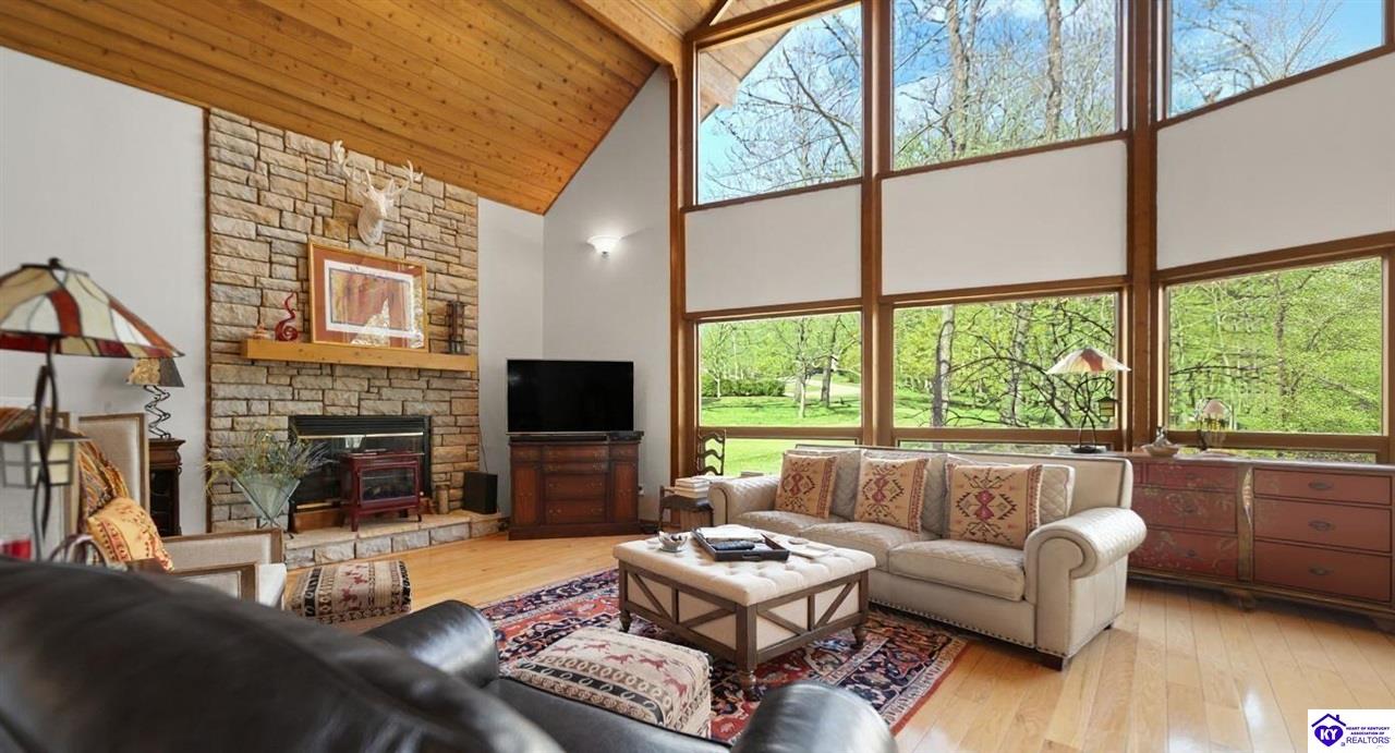 78 Hickory Hills Court