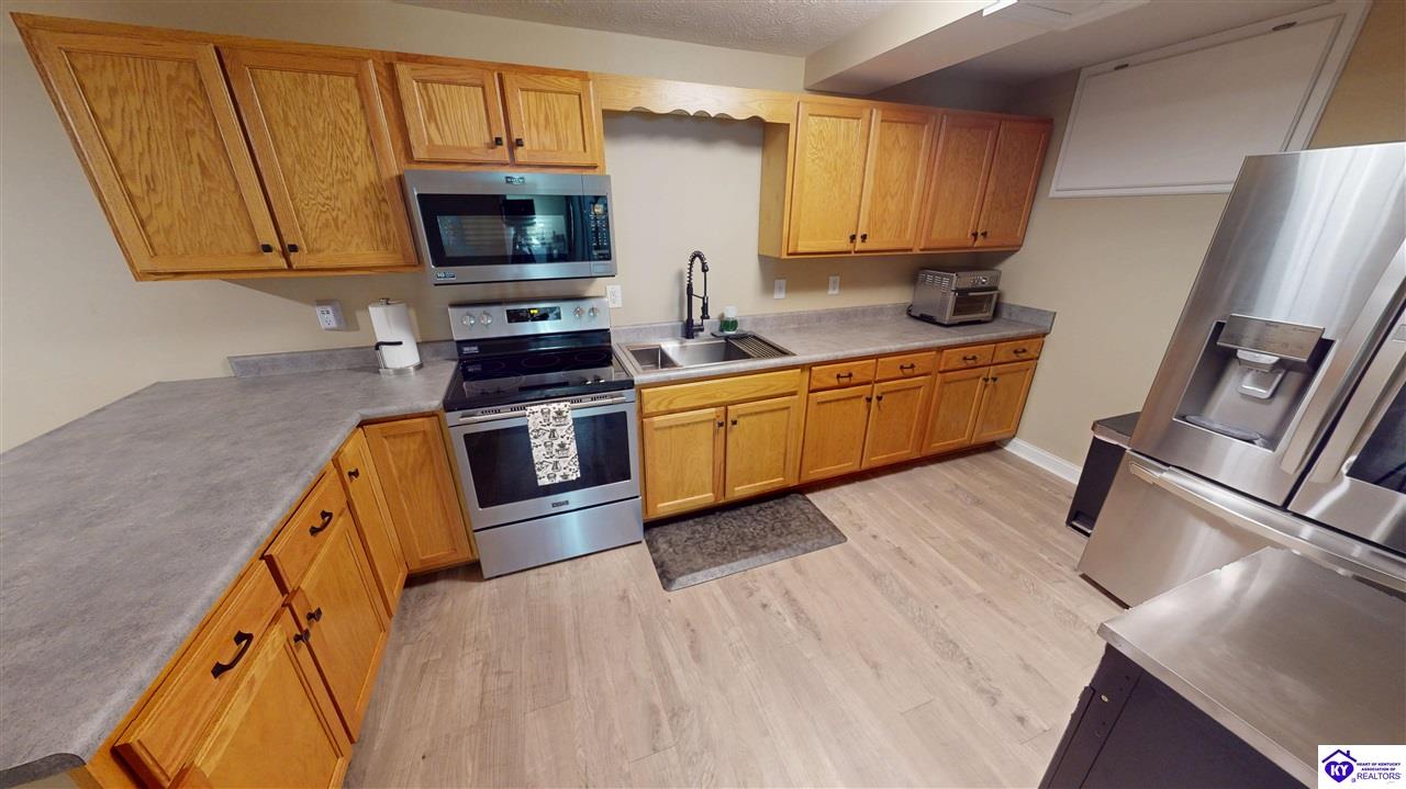 121 Quartz Court
